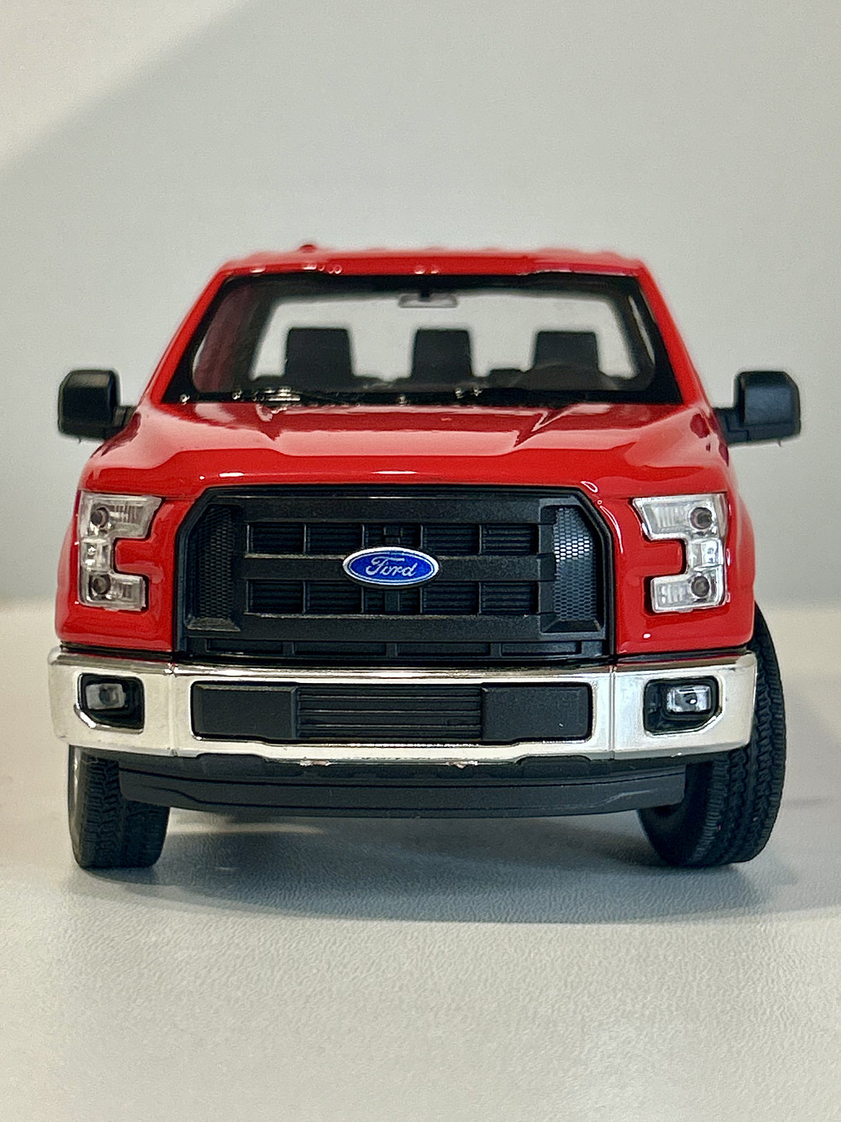 WELLY Ford F-150 Regular Cab 2015 1:24 rojo – Pick-up a escala die-cast con puertas y portalón operativos | Chile.  SIN CAJA ORIGINAL 3