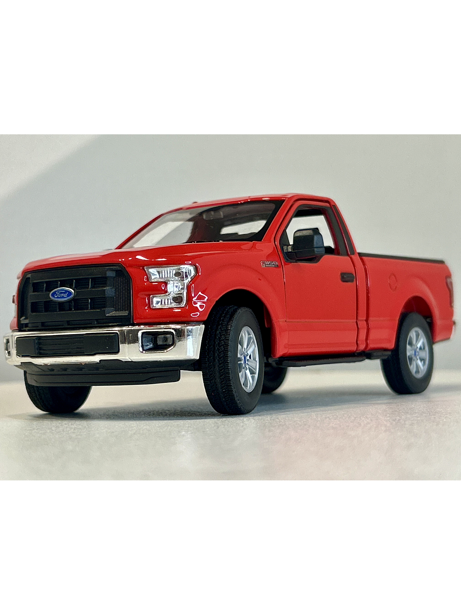 WELLY Ford F-150 Regular Cab 2015 1:24 rojo – Pick-up a escala die-cast con puertas y portalón operativos | Chile.  SIN CAJA ORIGINAL 2