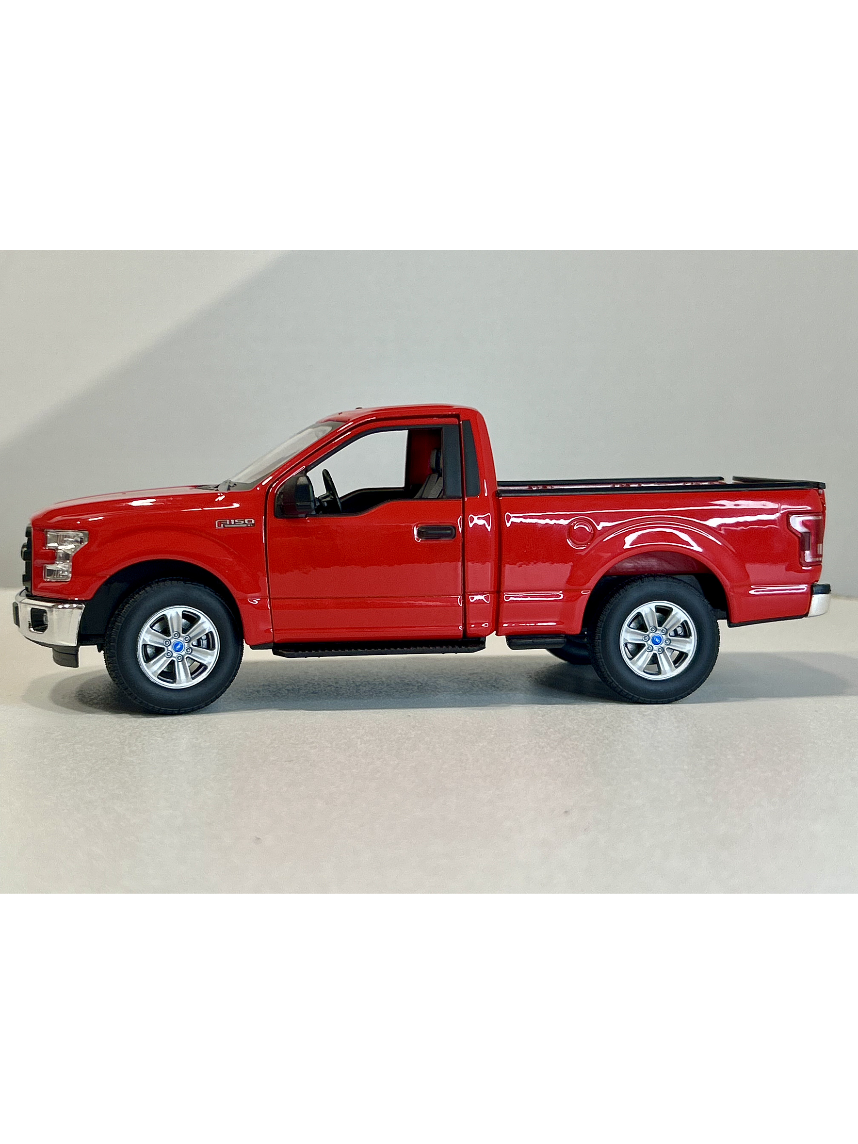 WELLY Ford F-150 Regular Cab 2015 1:24 rojo – Pick-up a escala die-cast con puertas y portalón operativos | Chile.  SIN CAJA ORIGINAL 9