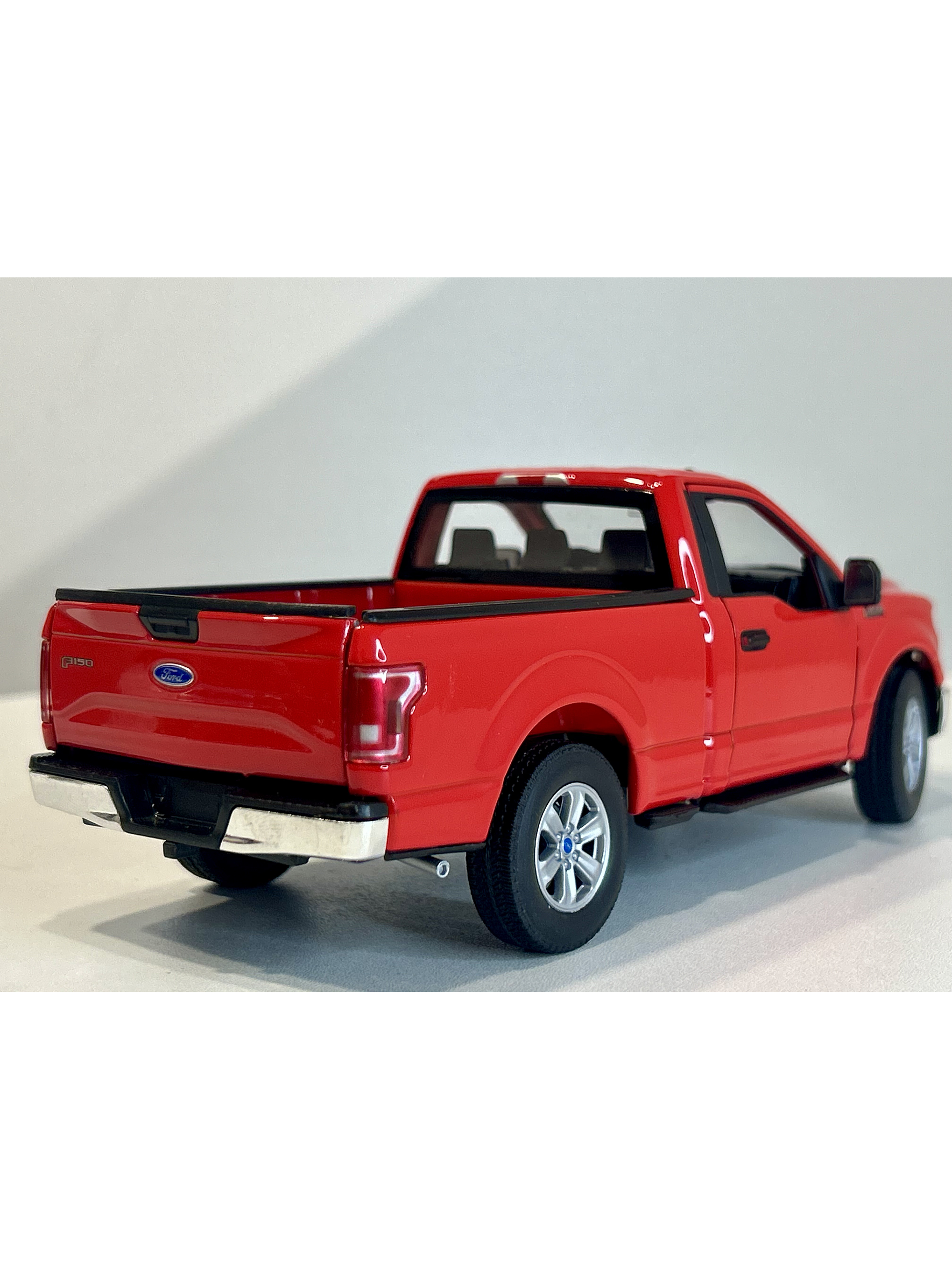 WELLY Ford F-150 Regular Cab 2015 1:24 rojo – Pick-up a escala die-cast con puertas y portalón operativos | Chile.  SIN CAJA ORIGINAL 6