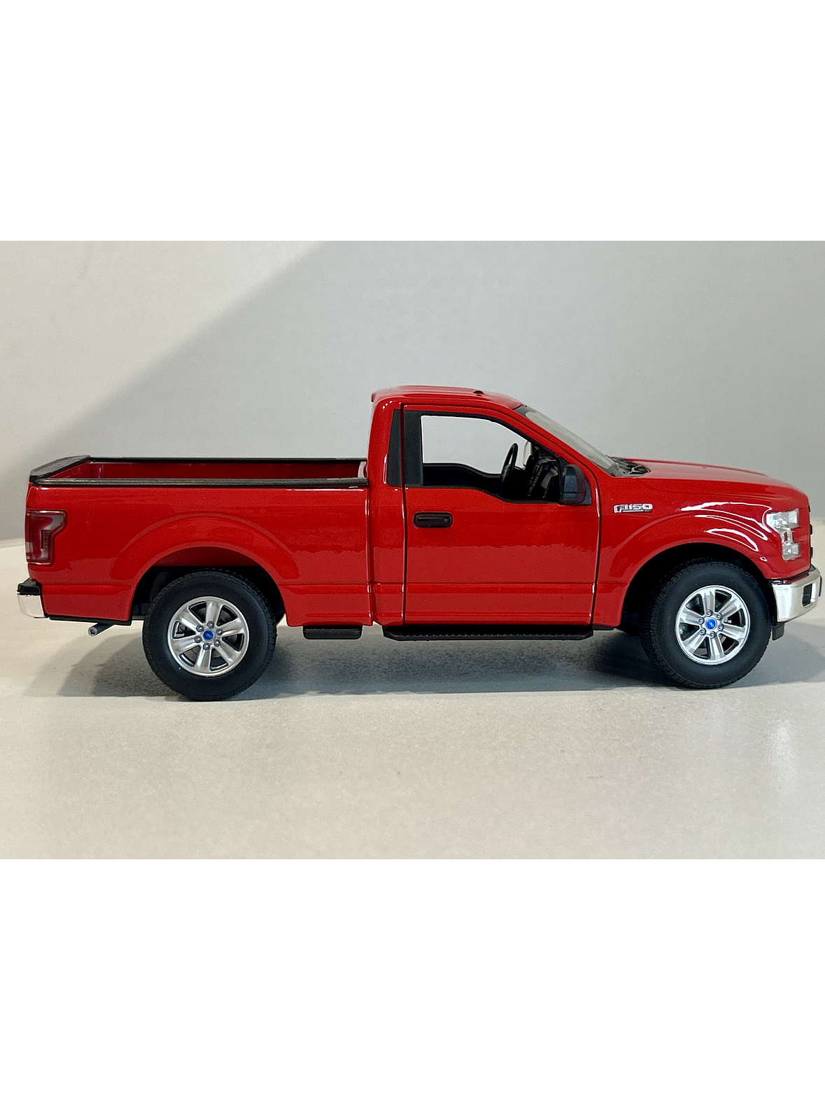 WELLY Ford F-150 Regular Cab 2015 1:24 rojo – Pick-up a escala die-cast con puertas y portalón operativos | Chile.  SIN CAJA ORIGINAL 5