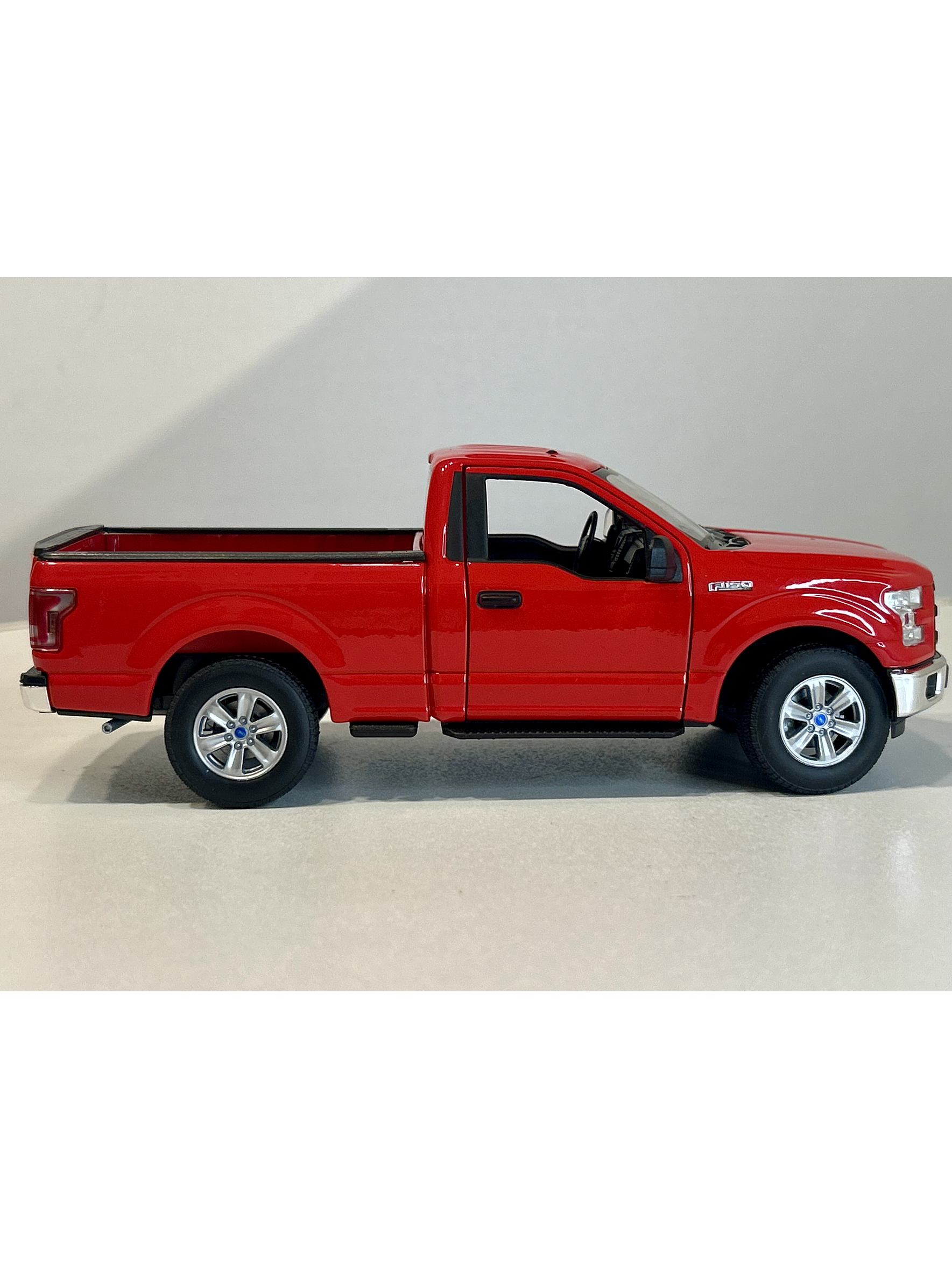 WELLY Ford F-150 Regular Cab 2015 1:24 rojo – Pick-up a escala die-cast con puertas y portalón operativos | Chile.  SIN CAJA ORIGINAL 5