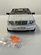 Jinlifang Mercedes-Benz S320 W140 1:24 plata – Sedán de lujo a escala con aperturas y detalle interior | Chile - Miniatura 8