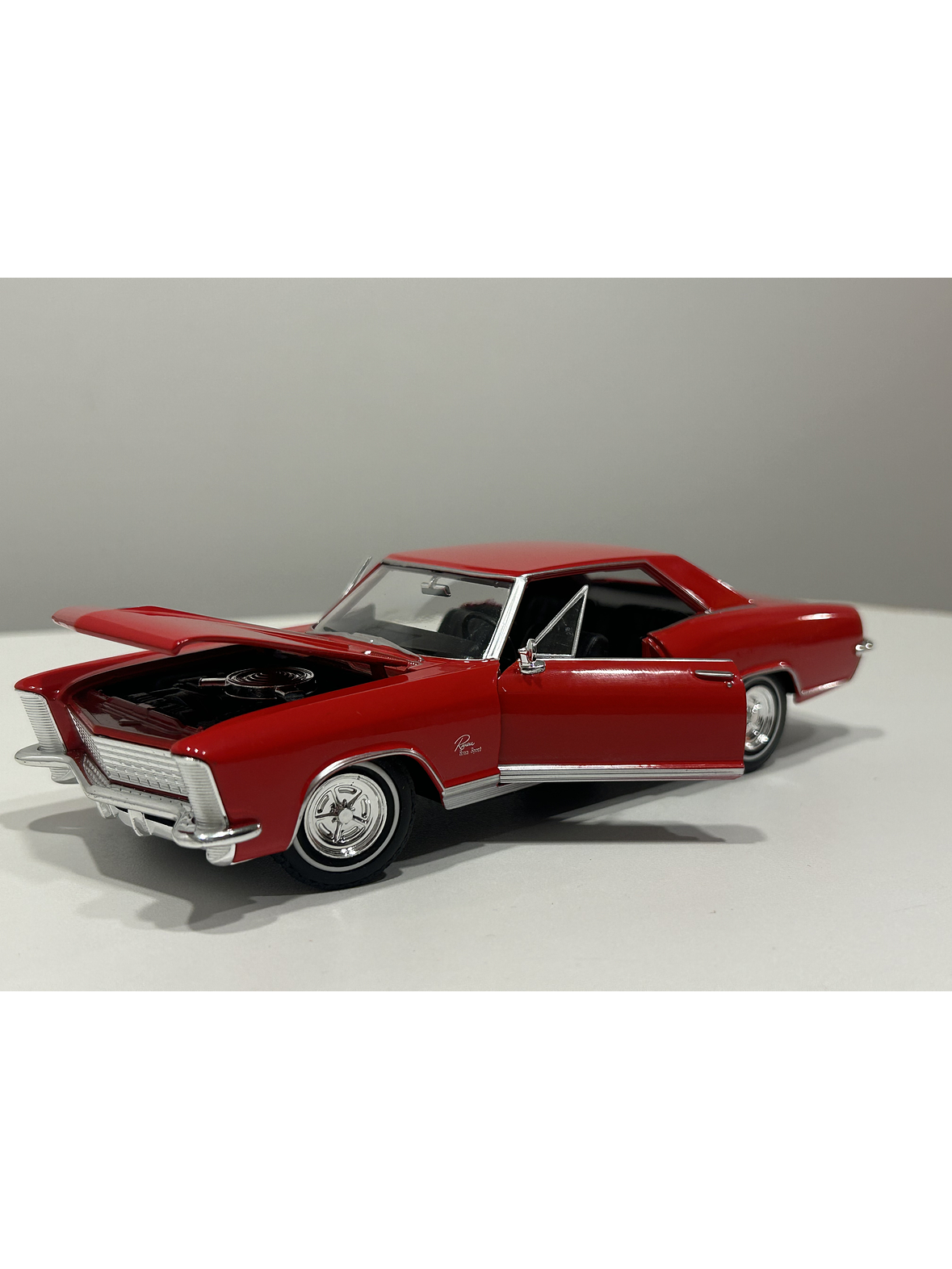 Welly Buick Riviera Gran Sport 1965 1:24 rojo – Coupé USA “personal luxury” a escala | Chile 8