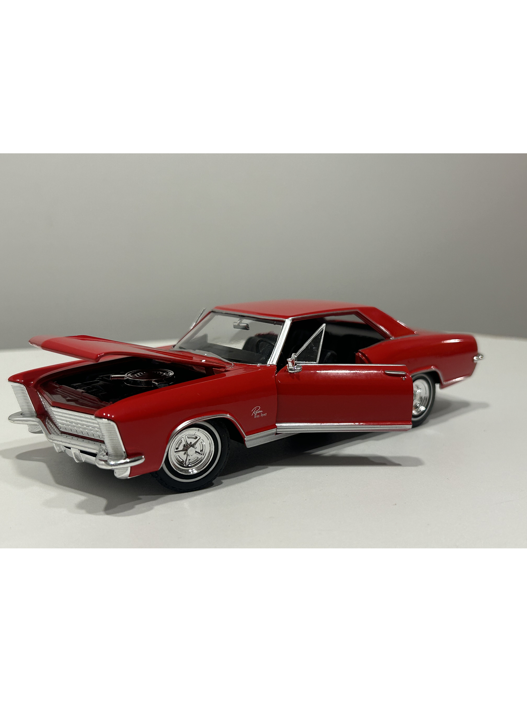 Welly Buick Riviera Gran Sport 1965 1:24 rojo – Coupé USA “personal luxury” a escala | Chile 8