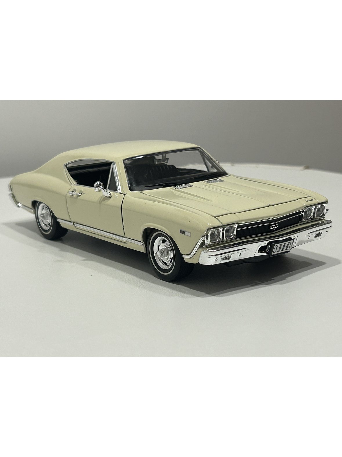 Welly Chevrolet Chevelle SS 396 1968 1:24 beige – Muscle car a escala | Chile 3