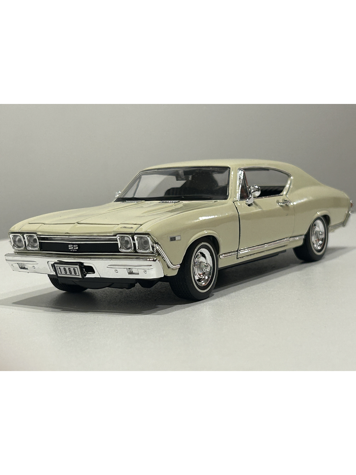 Welly Chevrolet Chevelle SS 396 1968 1:24 beige – Muscle car a escala | Chile 1