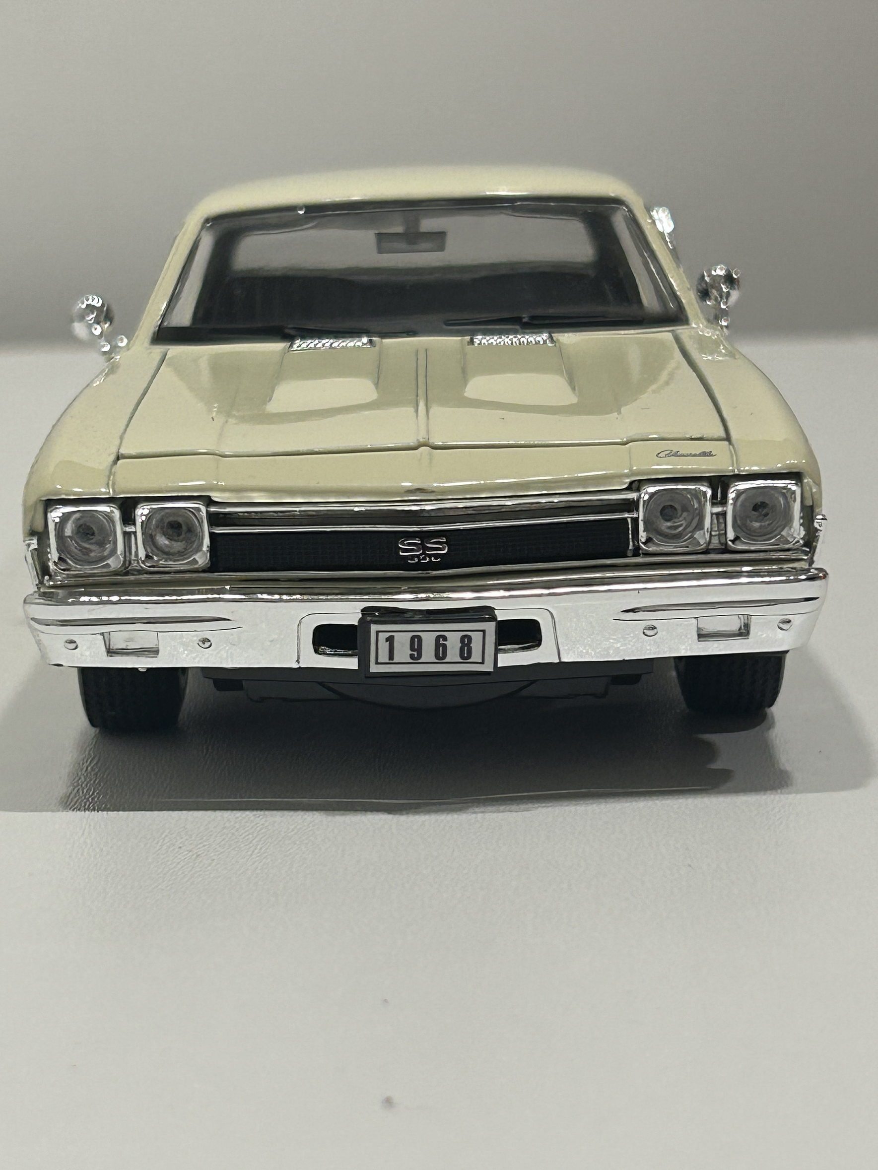 Welly Chevrolet Chevelle SS 396 1968 1:24 beige – Muscle car a escala | Chile 2