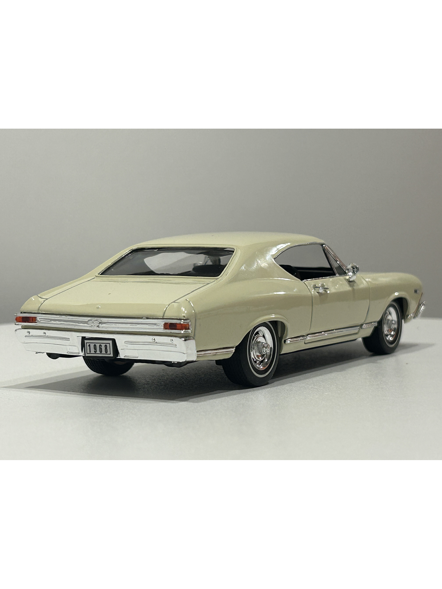Welly Chevrolet Chevelle SS 396 1968 1:24 beige – Muscle car a escala | Chile 9