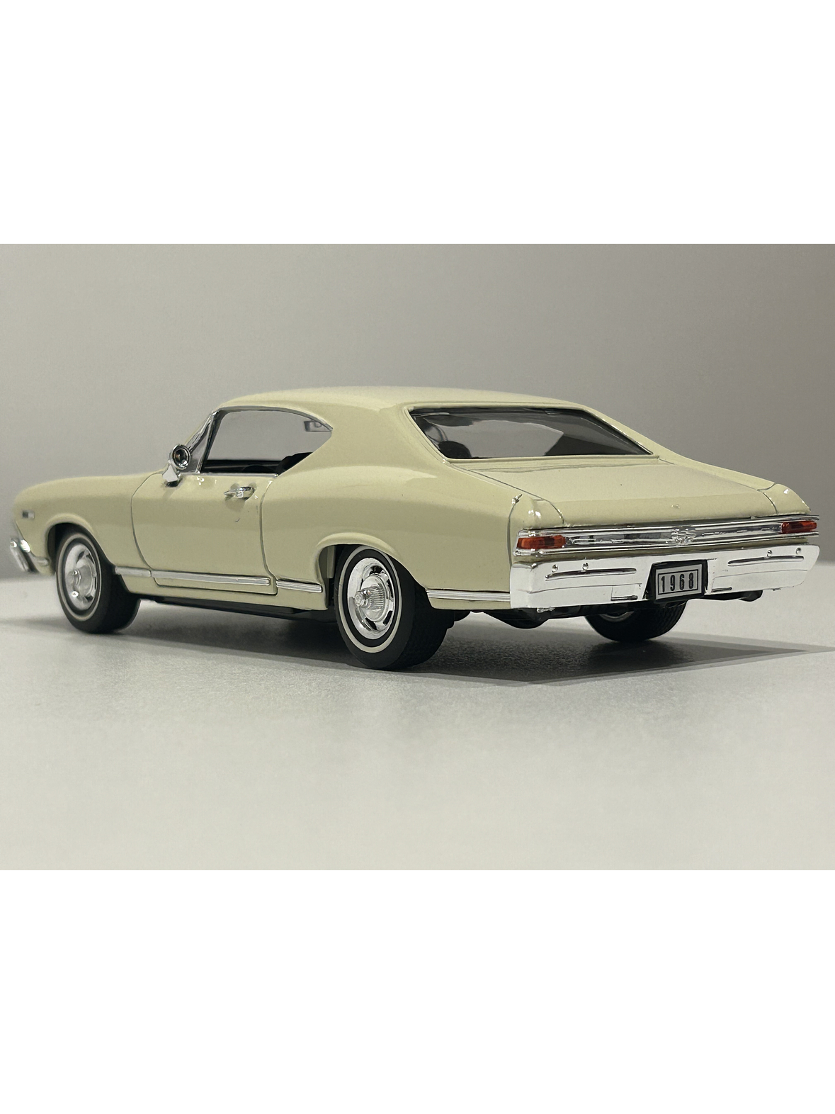 Welly Chevrolet Chevelle SS 396 1968 1:24 beige – Muscle car a escala | Chile 7