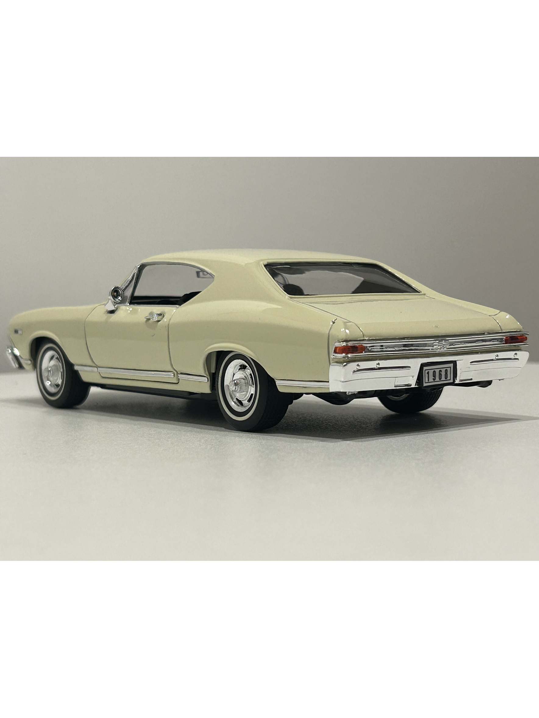 Welly Chevrolet Chevelle SS 396 1968 1:24 beige – Muscle car a escala | Chile 7