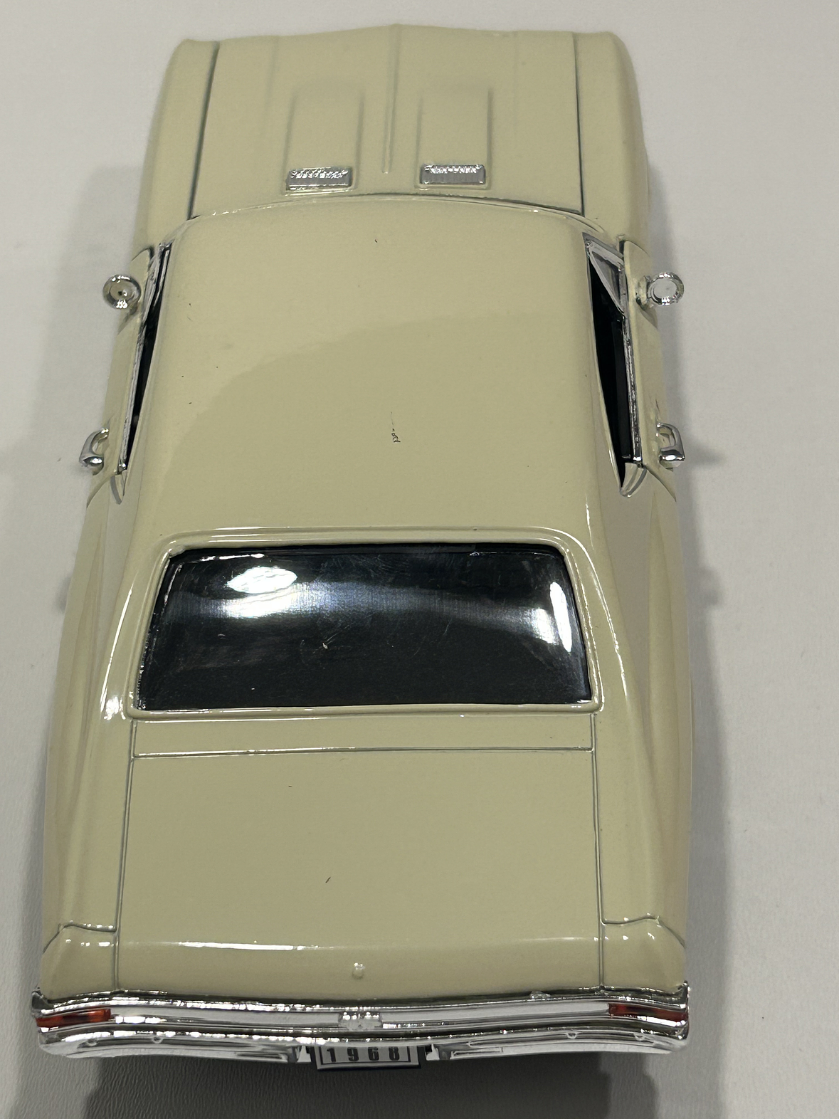 Welly Chevrolet Chevelle SS 396 1968 1:24 beige – Muscle car a escala | Chile 8