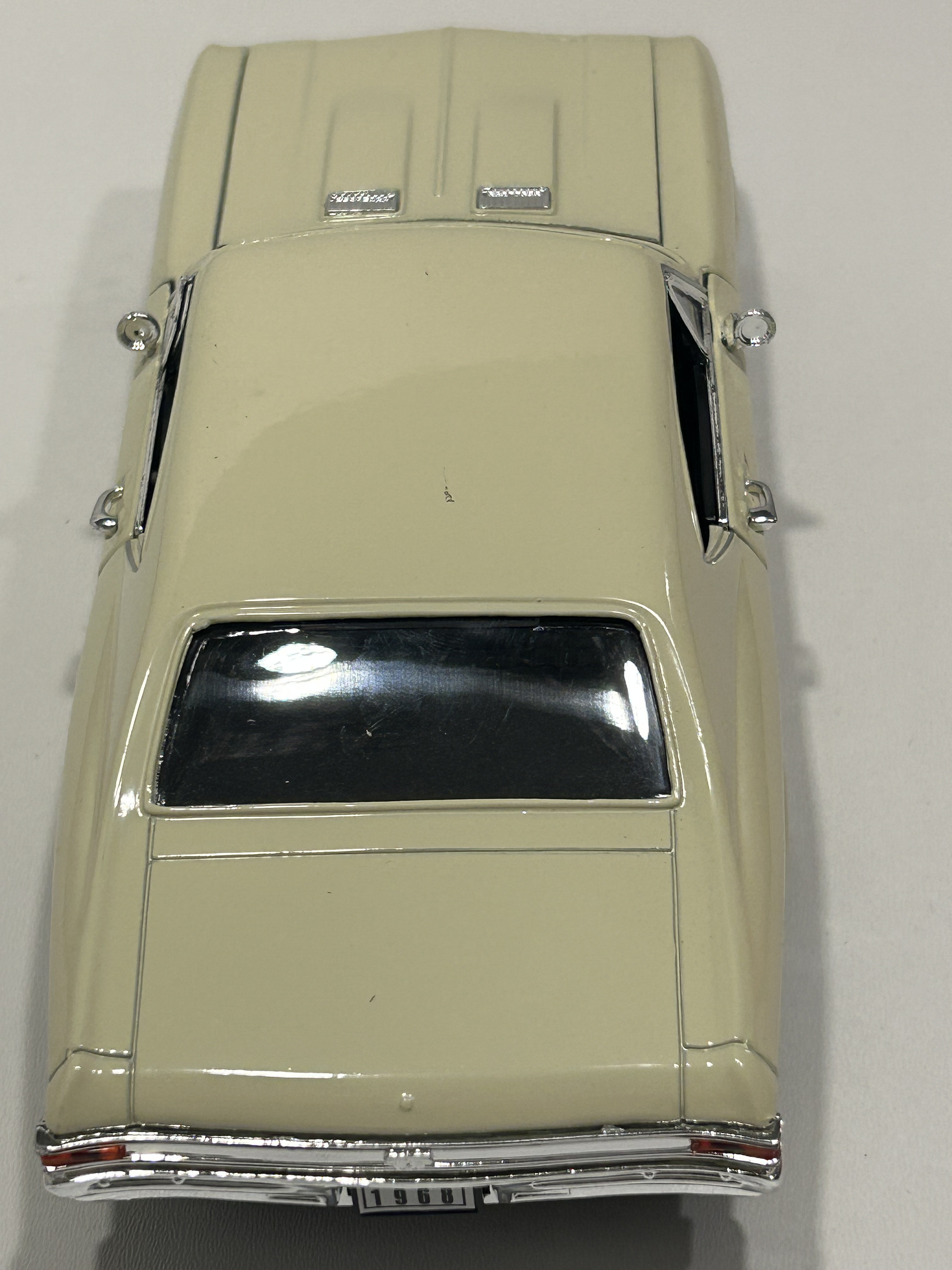 Welly Chevrolet Chevelle SS 396 1968 1:24 beige – Muscle car a escala | Chile 8