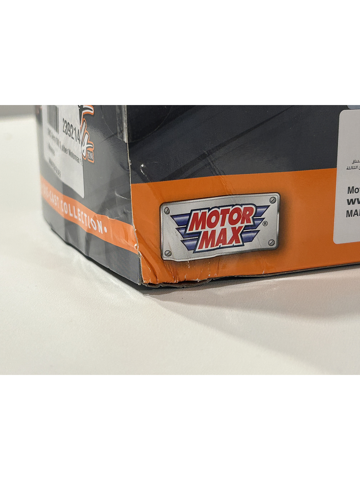 Motormax GMC Sierra 1500 SLT Crew Cab 2019 1:24 – Poder y Nostalgia en Miniatura 12