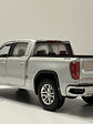 Motormax GMC Sierra 1500 SLT Crew Cab 2019 1:24 – Poder y Nostalgia en Miniatura - Miniatura 7