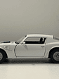 Welly Pontiac Firebird Trans Am 1972 1:24 (blanco/azul) – Ícono “muscle” en miniatura para coleccionistas en Chile - Miniatura 8