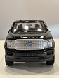 Motormax Ford F-150 Limited Crew Cab 2019 1:24 (negra) – lujo “full-size” hecho miniatura - Miniatura 3