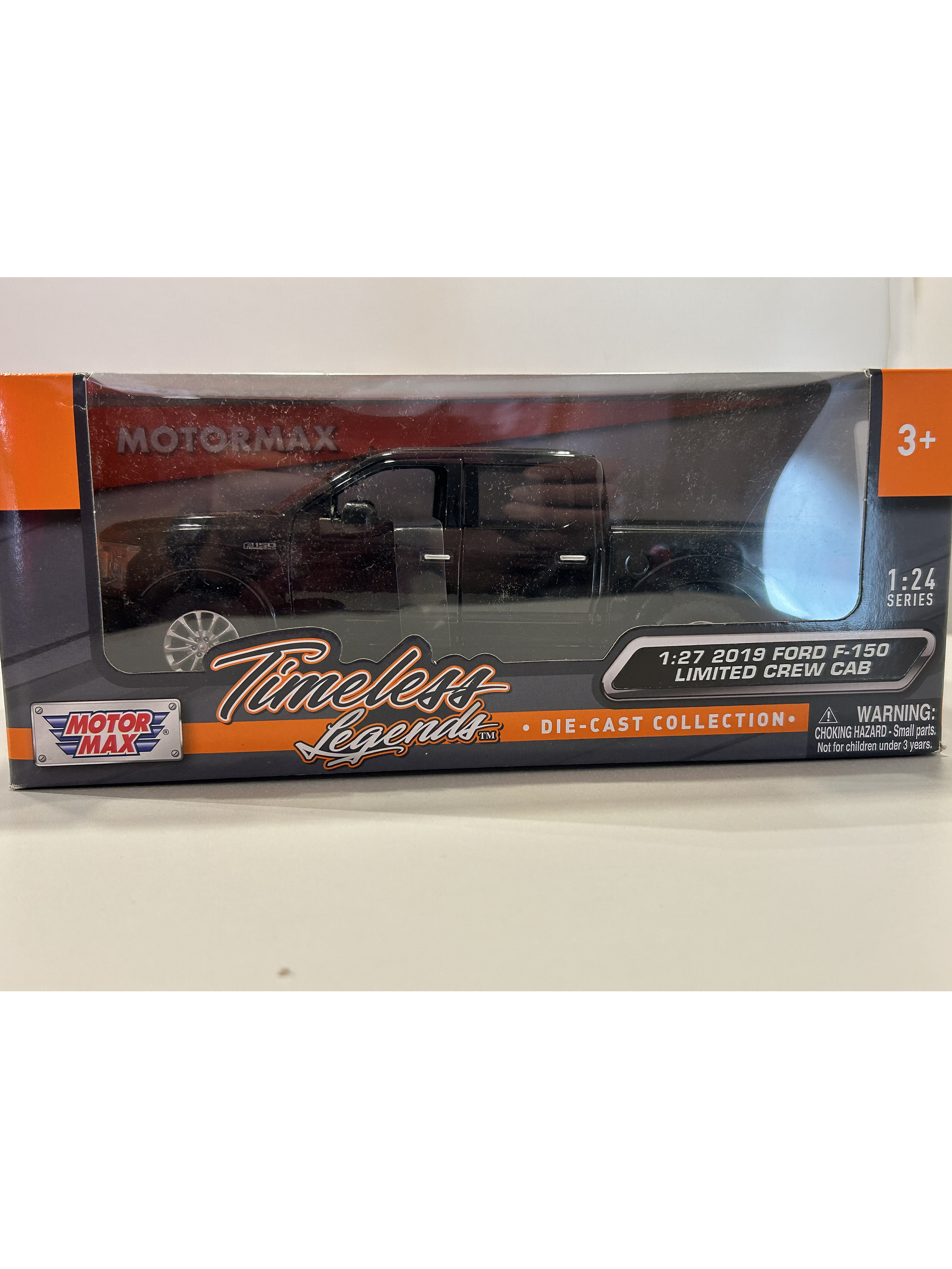 Motormax Ford F-150 Limited Crew Cab 2019 1:24 (negra) – lujo “full-size” hecho miniatura 11
