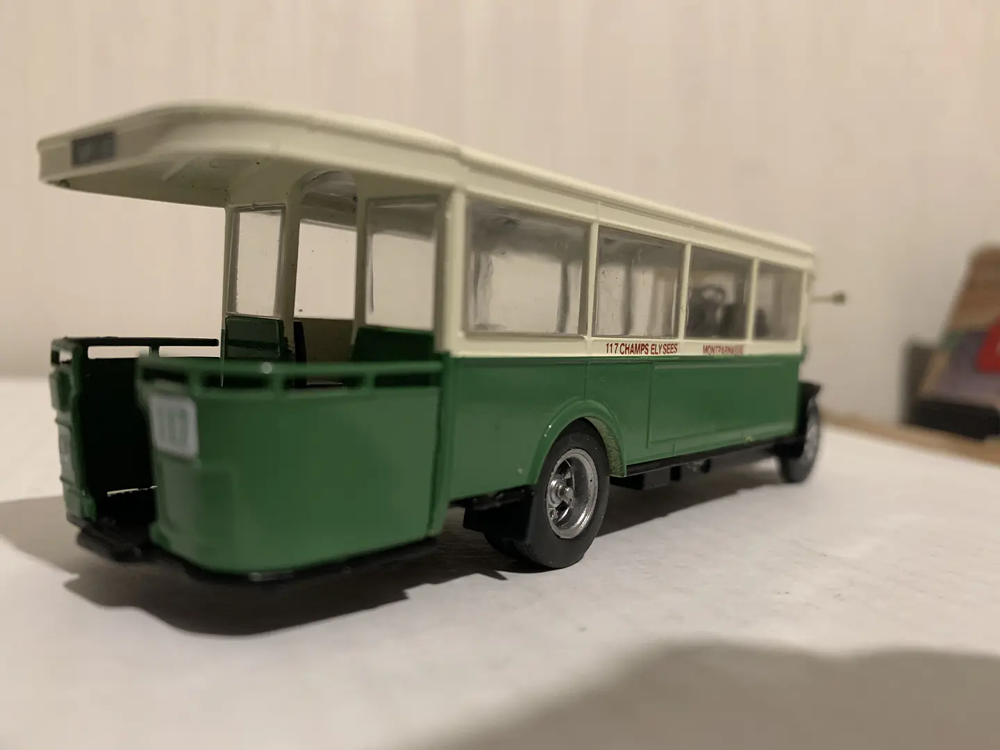 Bus Renault TN6 París 1:72 (Buses of the World) 6