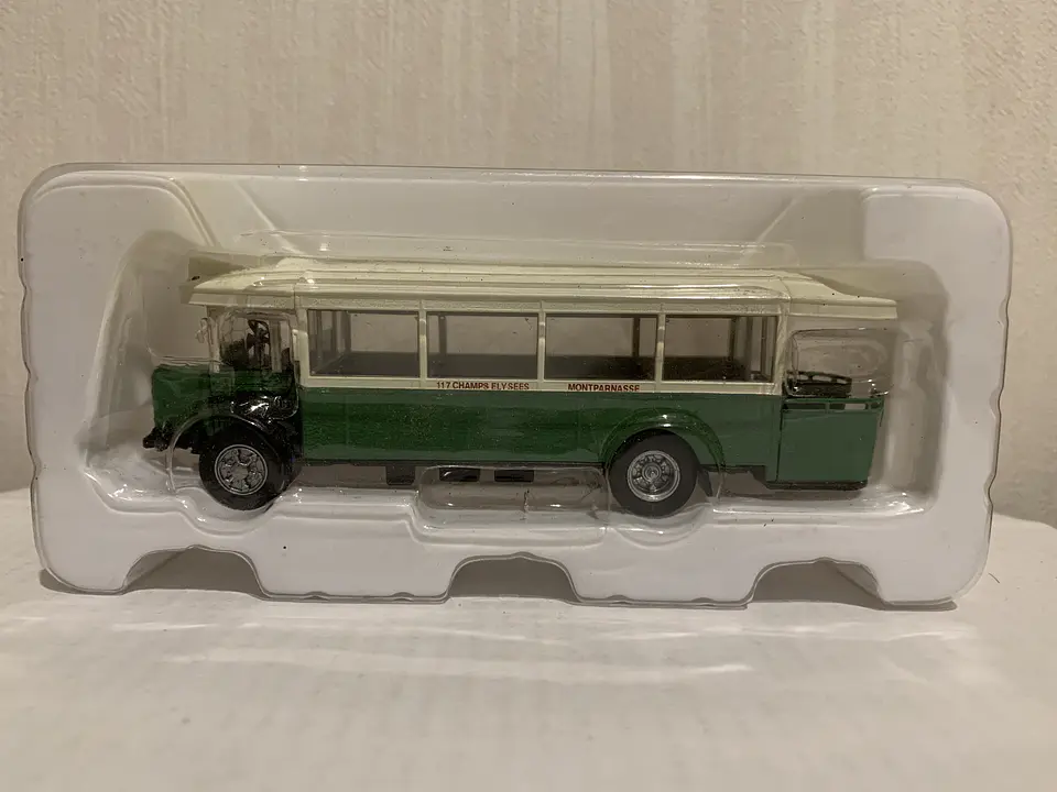 Bus Renault TN6 París 1:72 (Buses of the World) 7