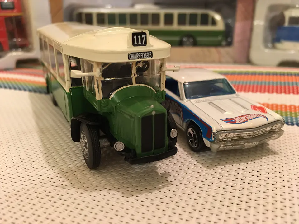 Bus Renault TN6 París 1:72 (Buses of the World) 8