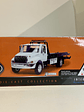 Jada Toys International DuraStar 4400 Flat Bed 1:24 (blanco) – La grúa/plataforma mediana más icónica, en miniatura - Miniatura 11