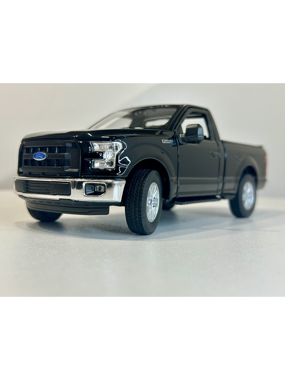 WELLY Ford F-150 Regular Cab 2015 1:24 rojo – Pick-up a escala die-cast con puertas y portalón operativos | Chile.  SIN CAJA ORIGINAL 14