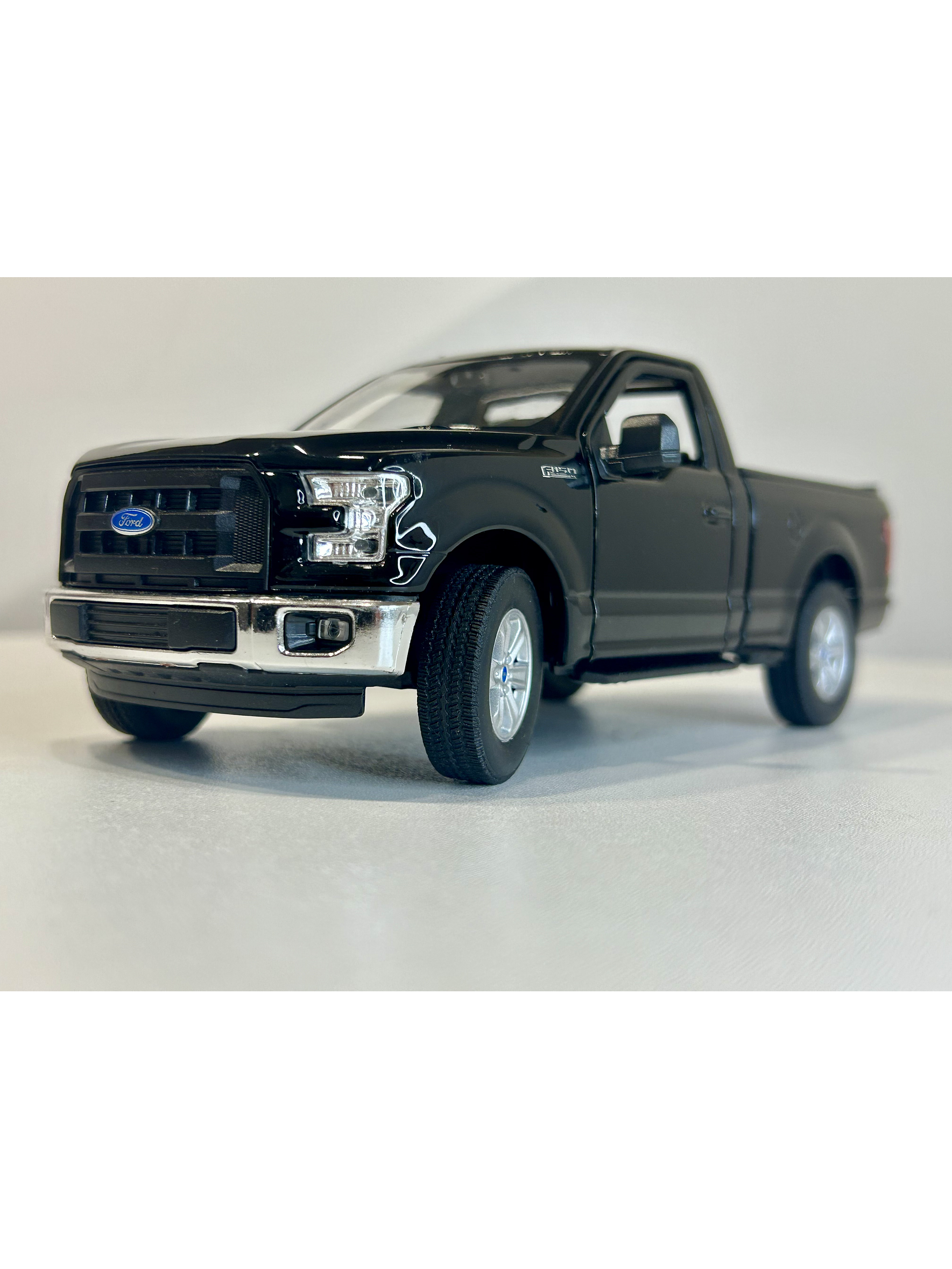 WELLY Ford F-150 Regular Cab 2015 1:24 rojo – Pick-up a escala die-cast con puertas y portalón operativos | Chile.  SIN CAJA ORIGINAL 14