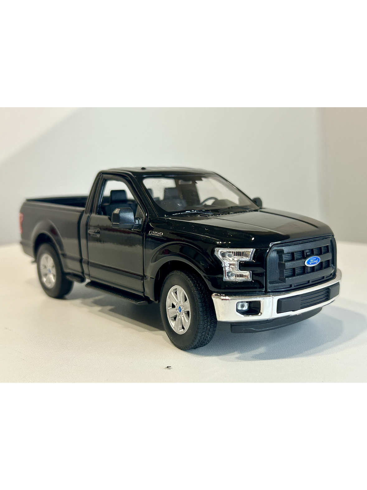 WELLY Ford F-150 Regular Cab 2015 1:24 rojo – Pick-up a escala die-cast con puertas y portalón operativos | Chile.  SIN CAJA ORIGINAL 16