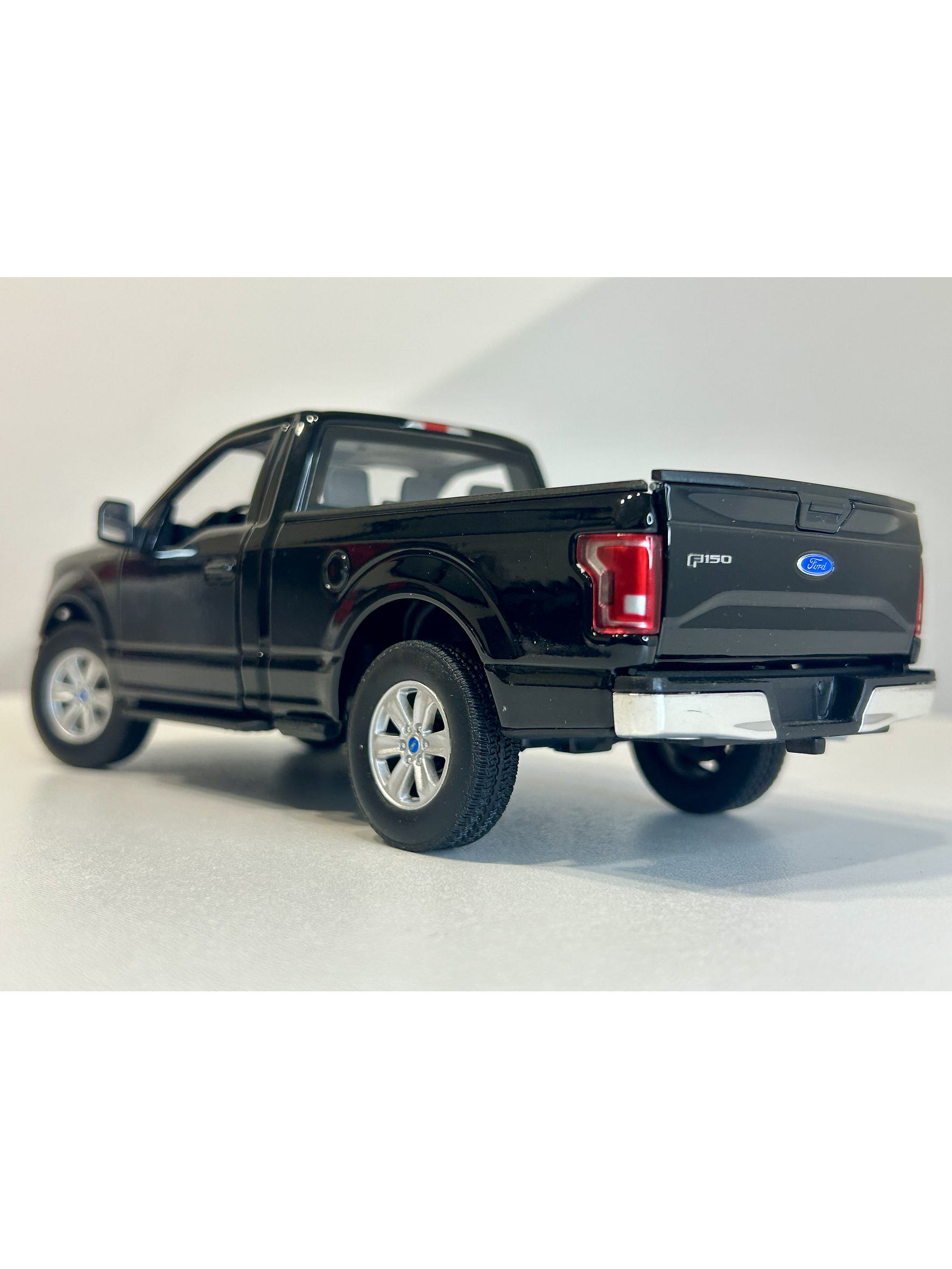 WELLY Ford F-150 Regular Cab 2015 1:24 rojo – Pick-up a escala die-cast con puertas y portalón operativos | Chile.  SIN CAJA ORIGINAL 20