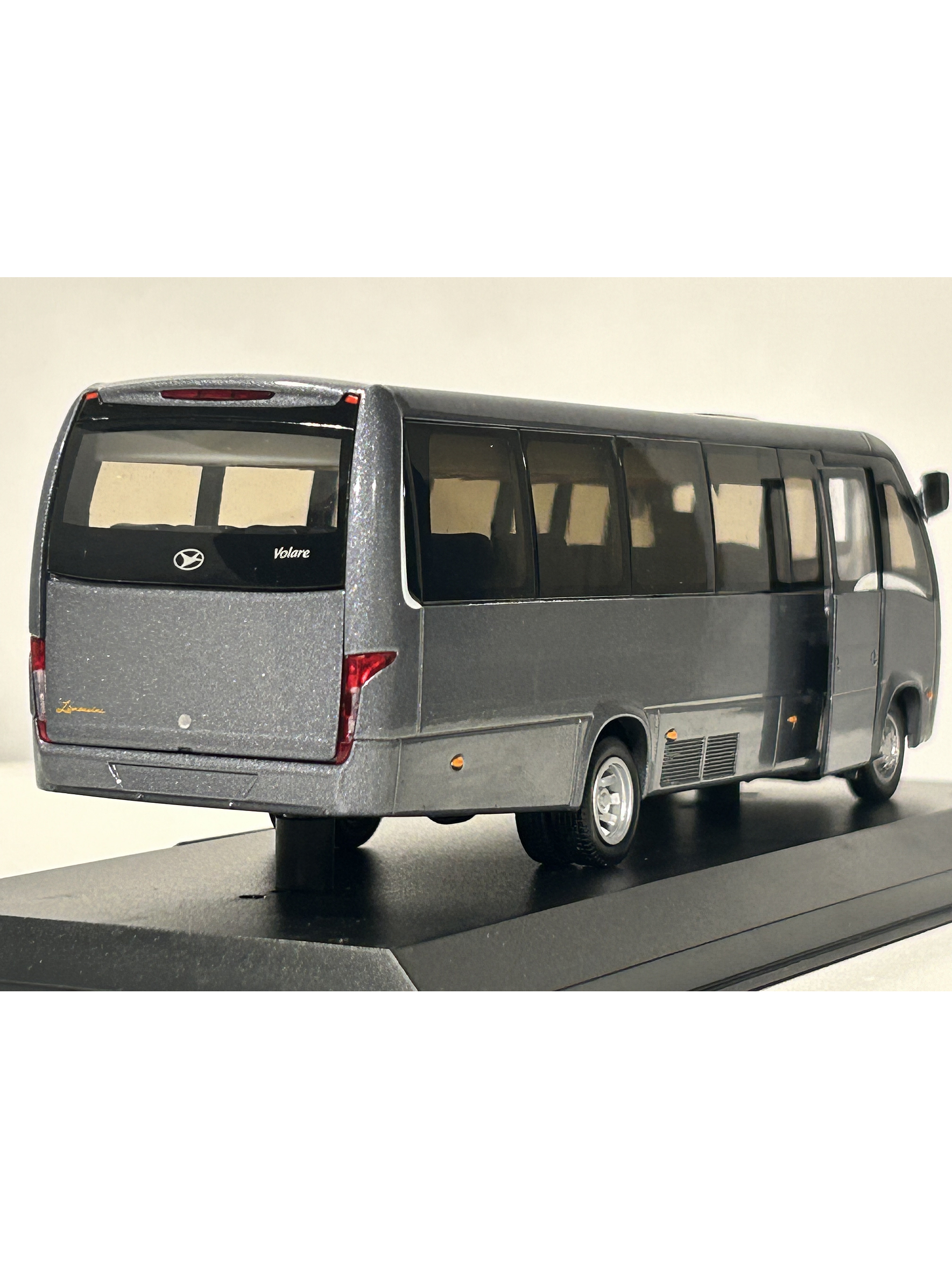 Marcopolo Volare 1:42 – Mini bus brasileño de referencia para turismo y transporte colectivo en Chile 7