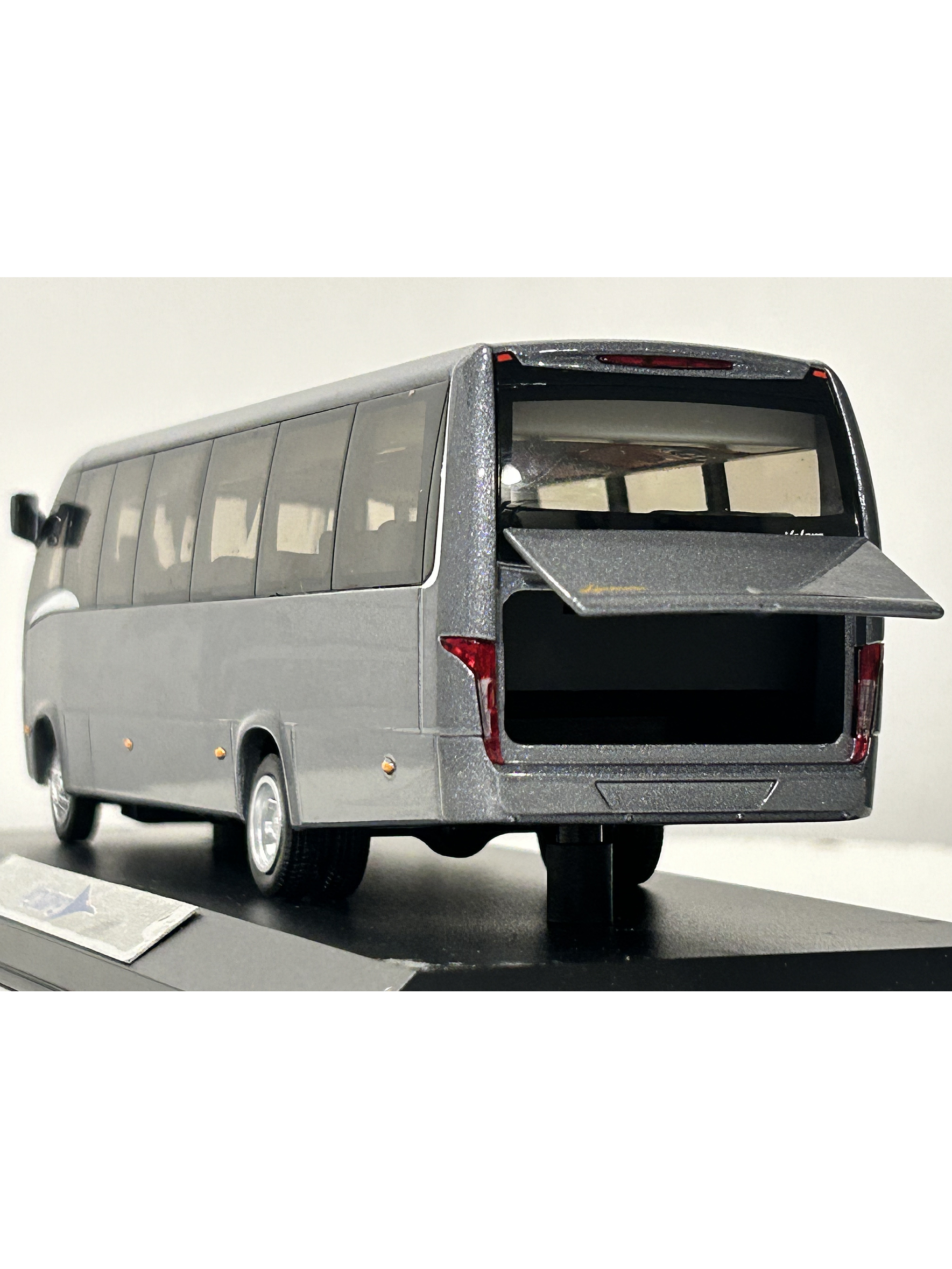 Marcopolo Volare 1:42 – Mini bus brasileño de referencia para turismo y transporte colectivo en Chile 8