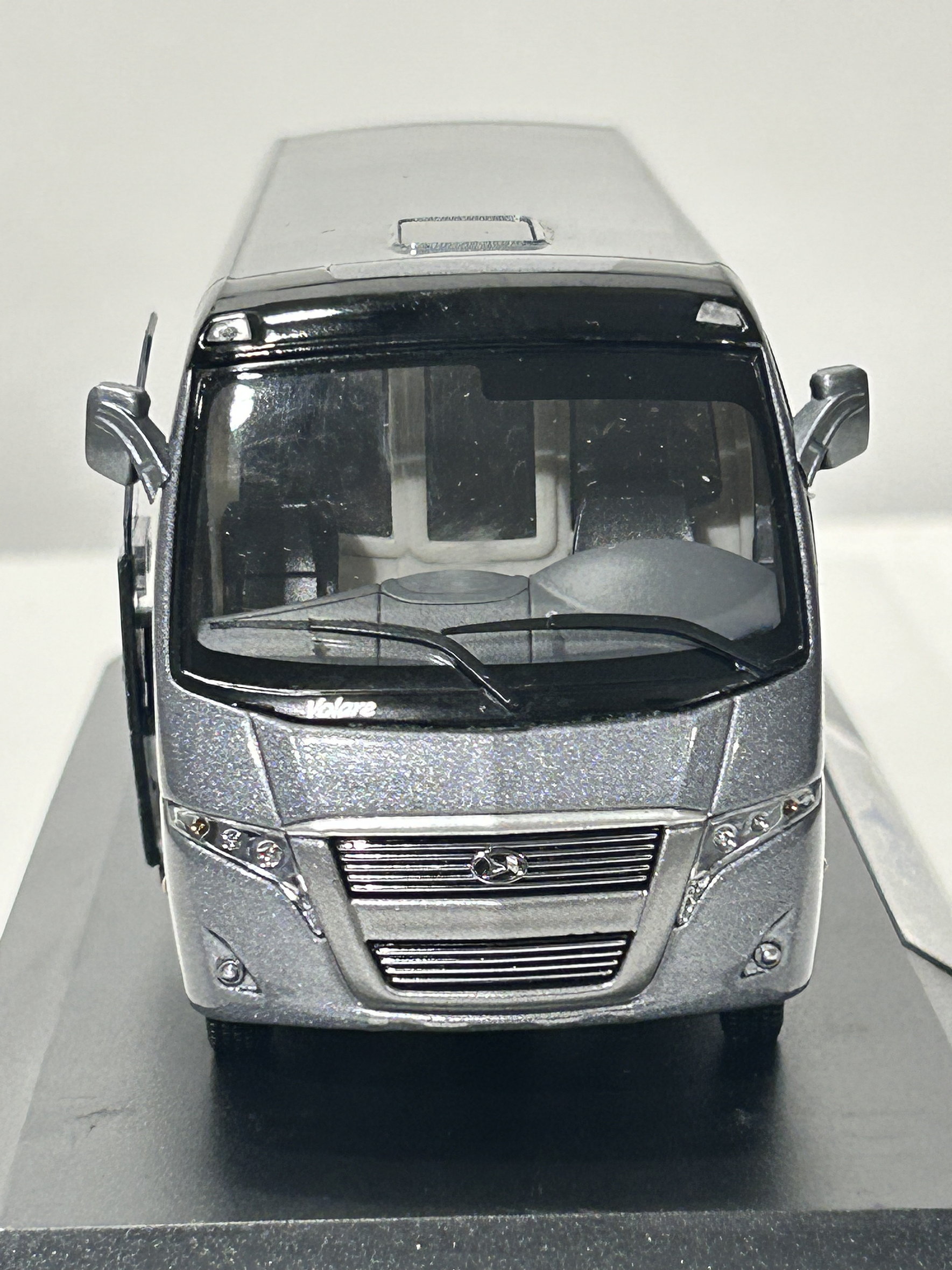 Marcopolo Volare 1:42 – Mini bus brasileño de referencia para turismo y transporte colectivo en Chile 3