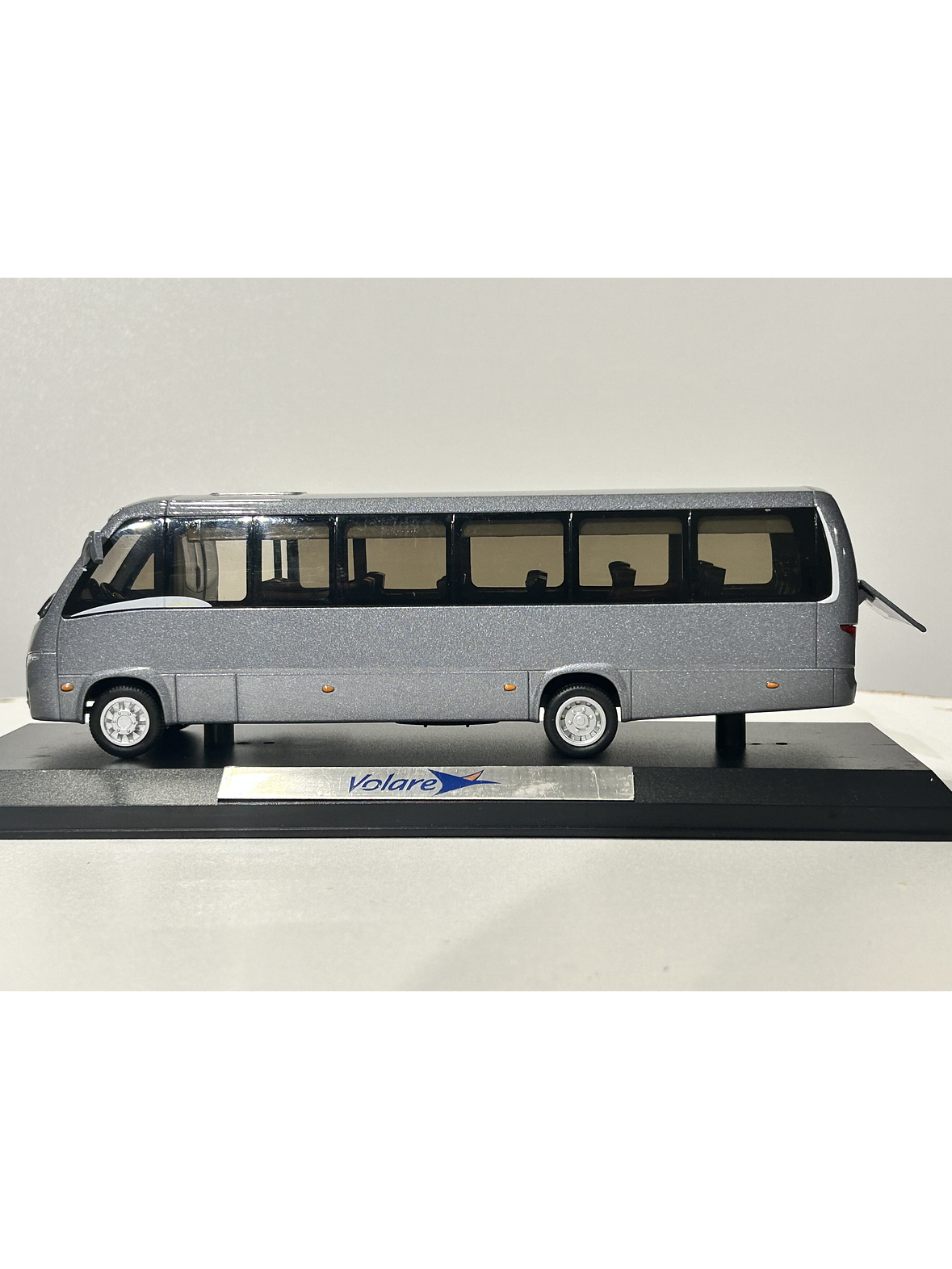 Marcopolo Volare 1:42 – Mini bus brasileño de referencia para turismo y transporte colectivo en Chile 10