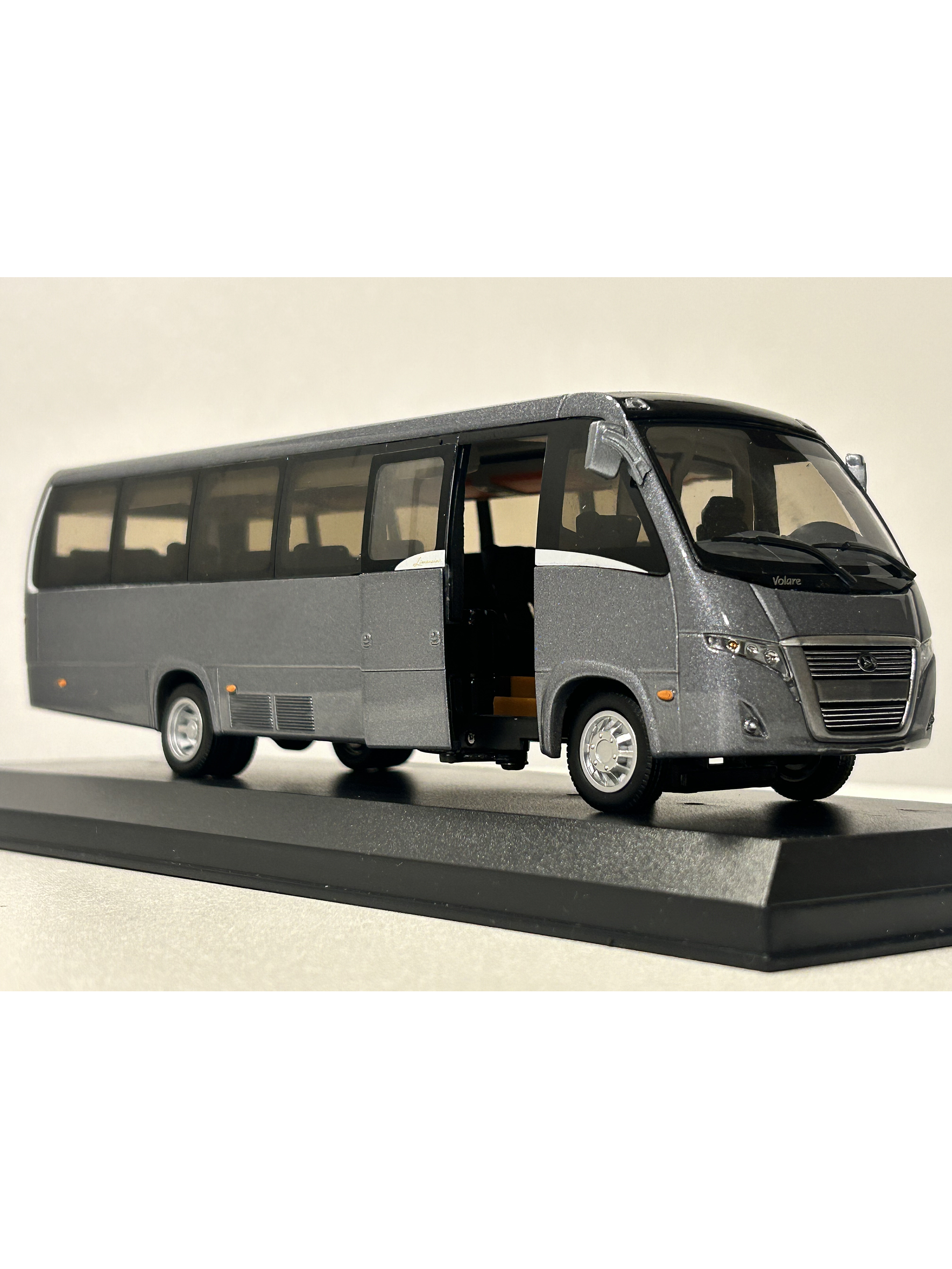Marcopolo Volare 1:42 – Mini bus brasileño de referencia para turismo y transporte colectivo en Chile 11