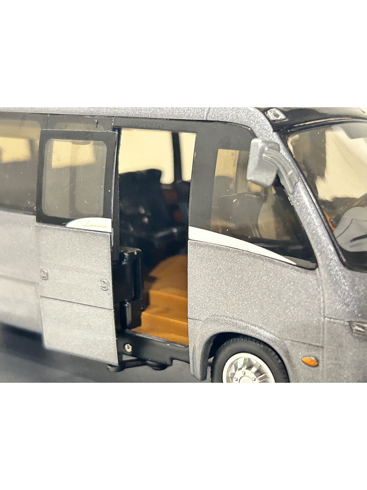 Marcopolo Volare 1:42 – Mini bus brasileño de referencia para turismo y transporte colectivo en Chile 4