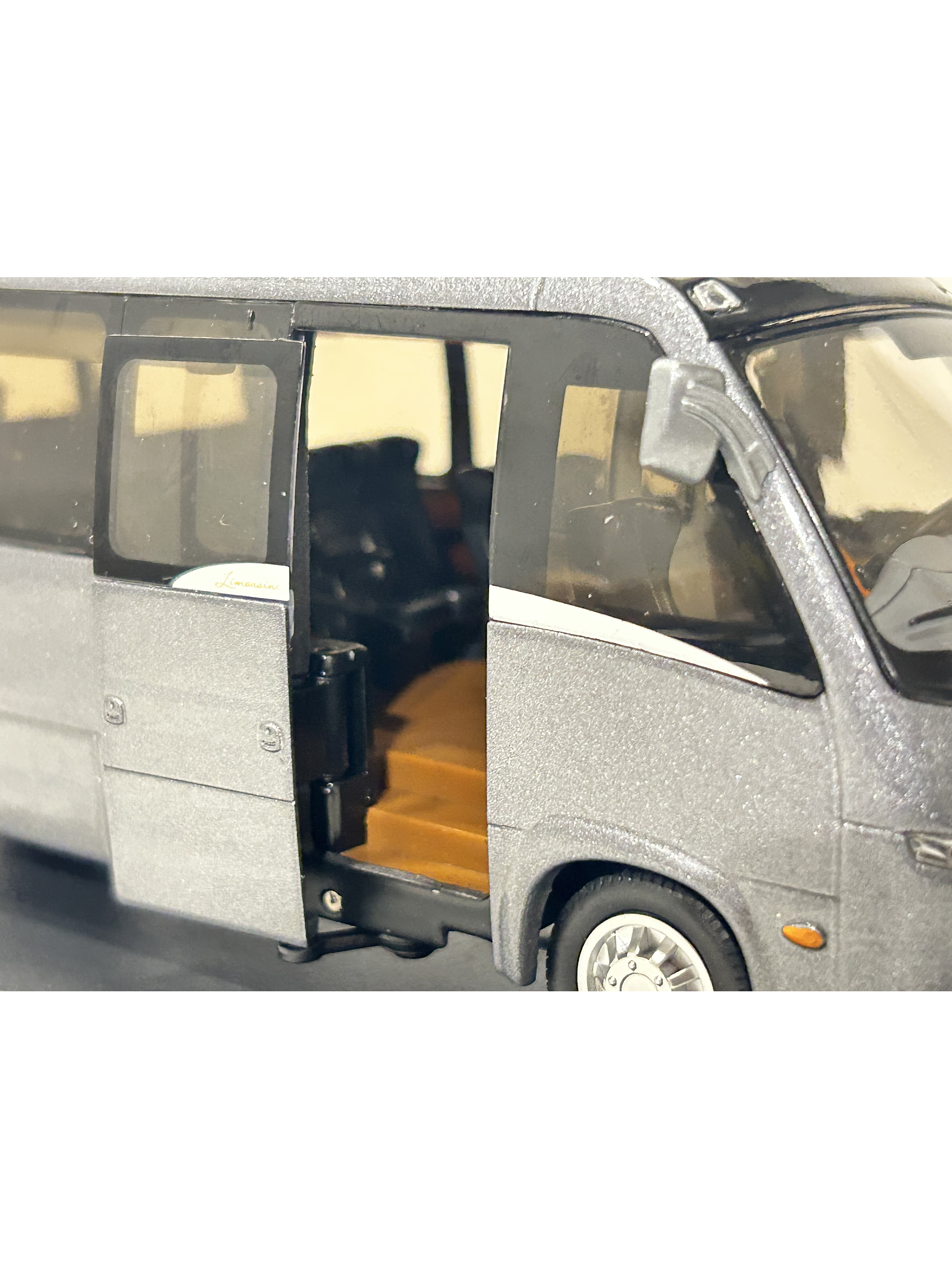 Marcopolo Volare 1:42 – Mini bus brasileño de referencia para turismo y transporte colectivo en Chile 4