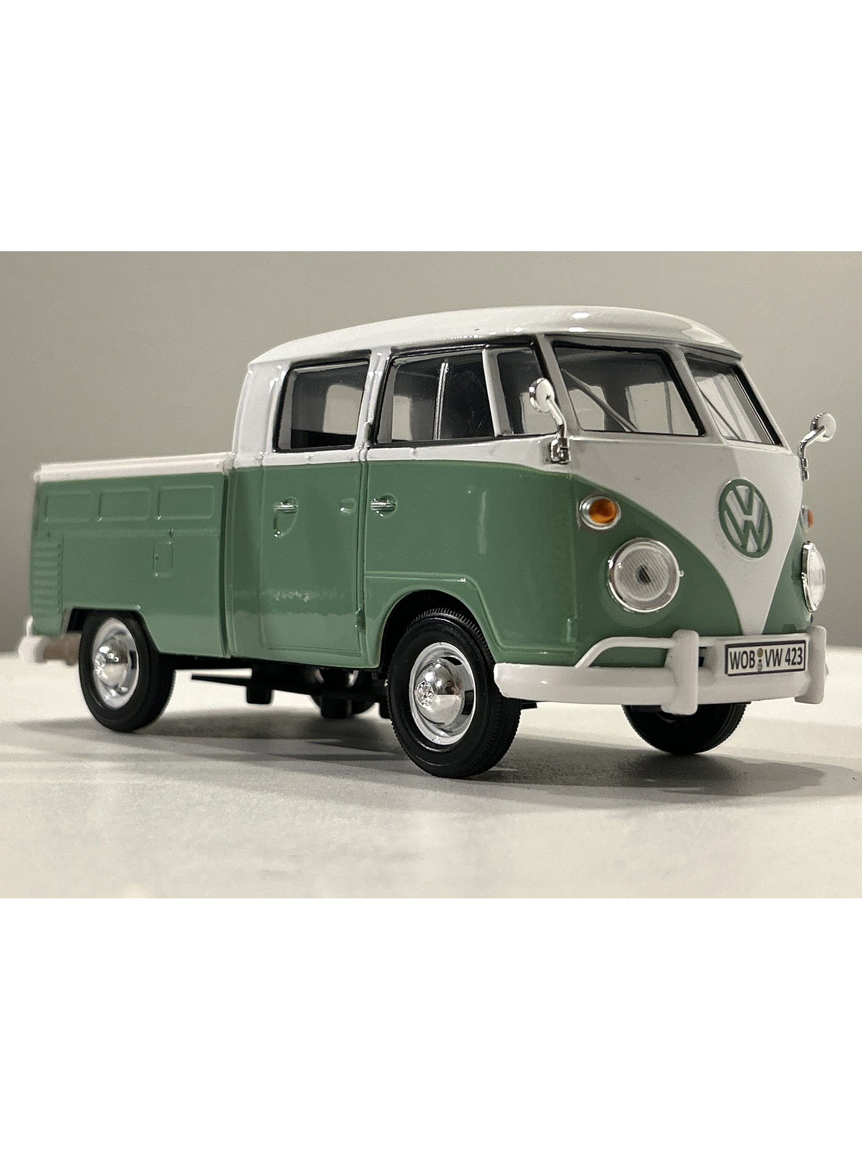 Motormax Volkswagen T1 DoKa (Double Cab Pickup), 1:24 – Timeless Legends 4
