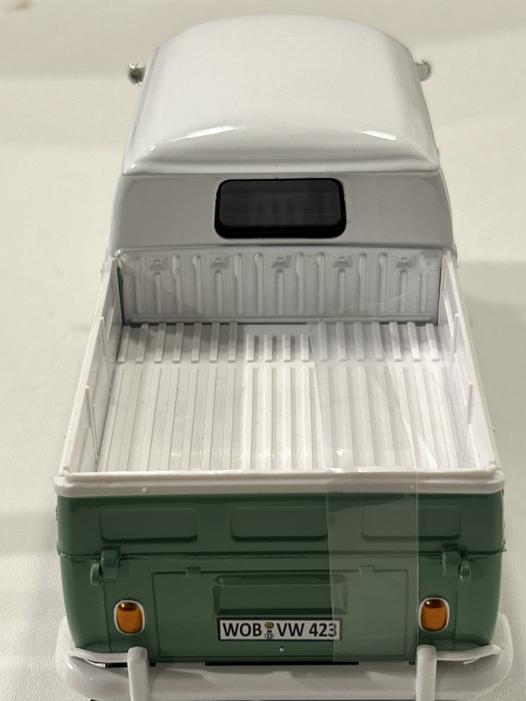 Motormax Volkswagen T1 DoKa (Double Cab Pickup), 1:24 – Timeless Legends 7