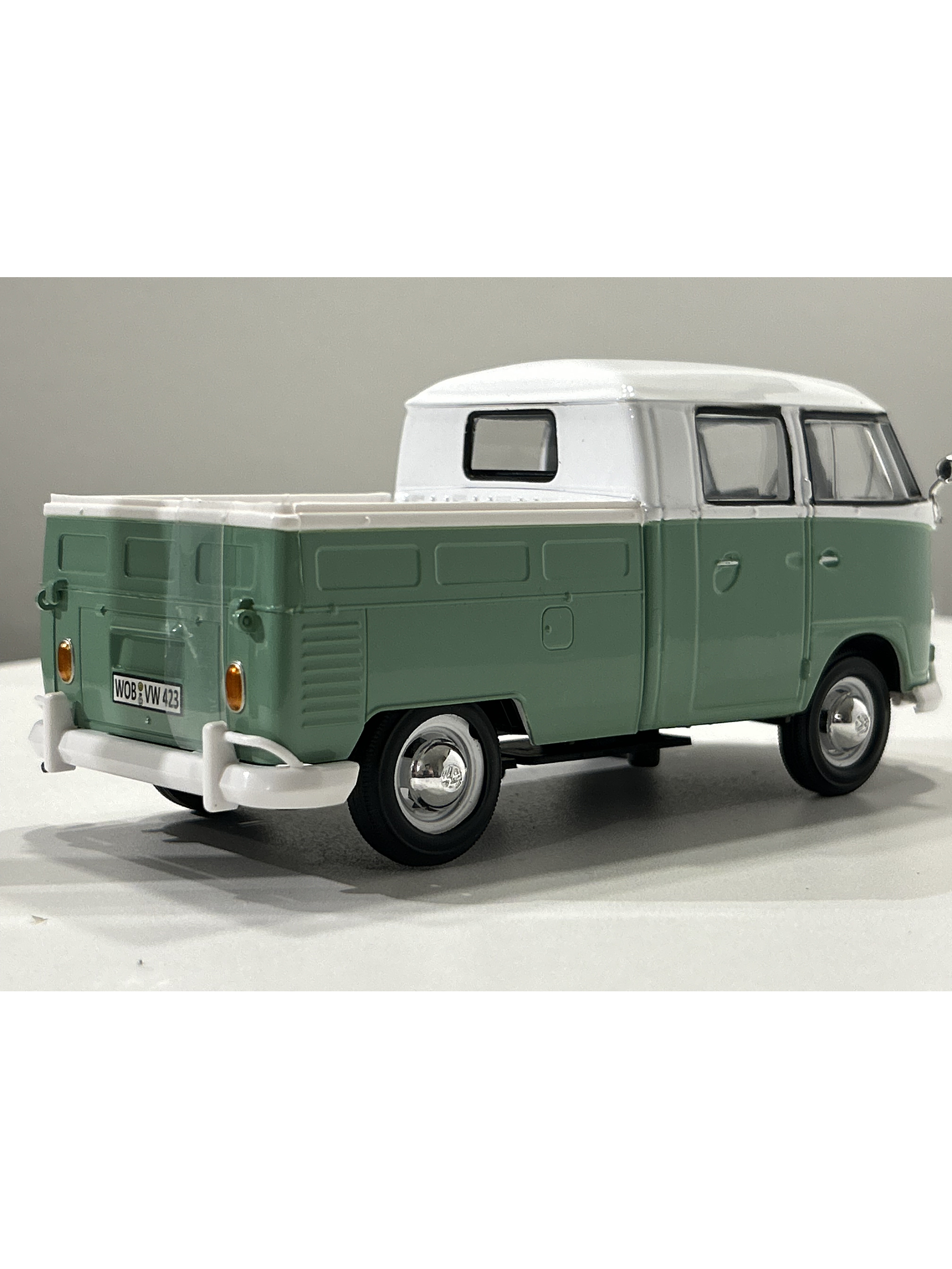 Motormax Volkswagen T1 DoKa (Double Cab Pickup), 1:24 – Timeless Legends 6