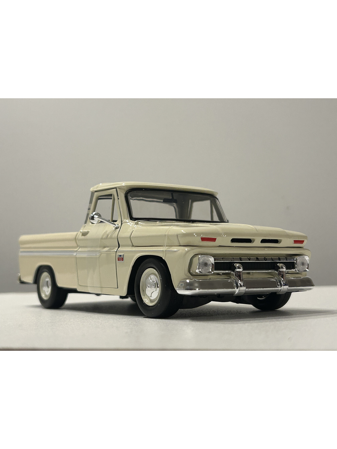 Motormax Chevrolet C10 Fleetside Pick-Up 1966, 1:24 – Clásico “C-10” primera generación | Ruta Nostalgia Chile 10