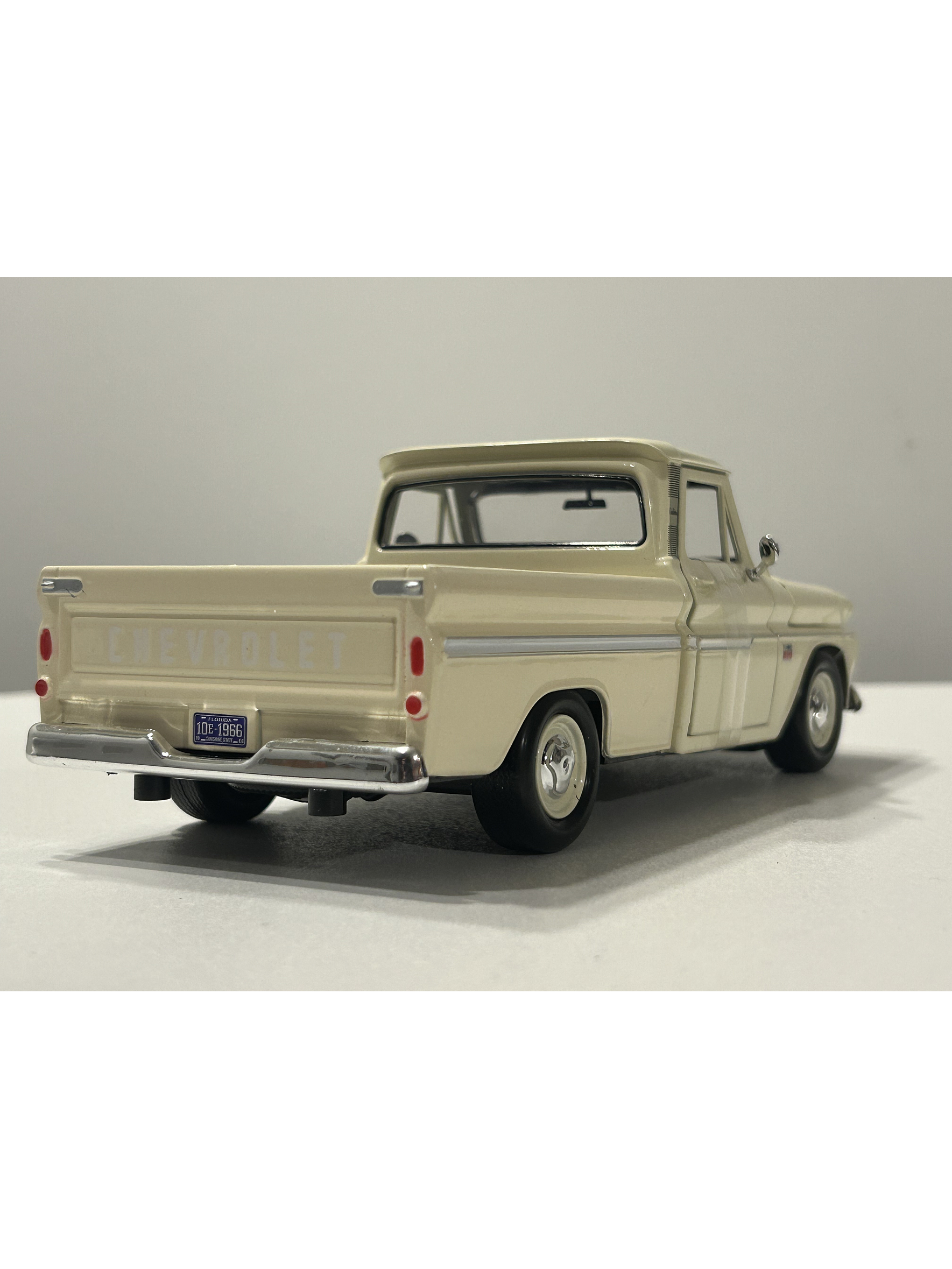 Motormax Chevrolet C10 Fleetside Pick-Up 1966, 1:24 – Clásico “C-10” primera generación | Ruta Nostalgia Chile 6
