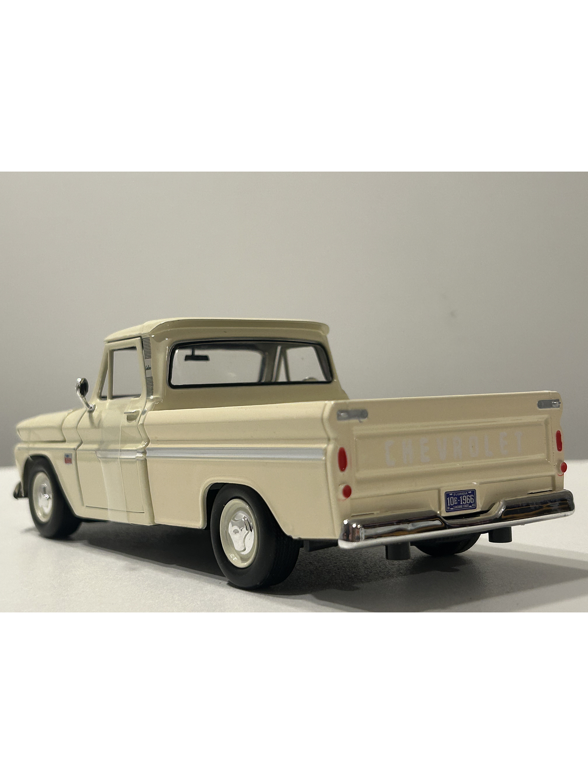 Motormax Chevrolet C10 Fleetside Pick-Up 1966, 1:24 – Clásico “C-10” primera generación | Ruta Nostalgia Chile 8