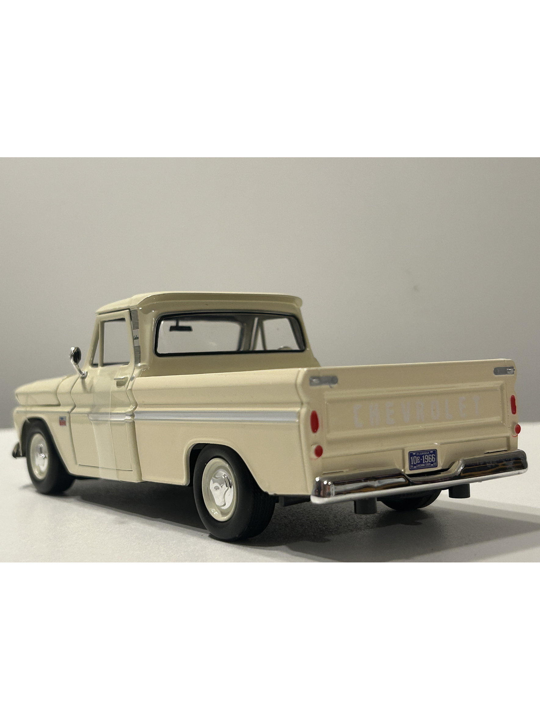 Motormax Chevrolet C10 Fleetside Pick-Up 1966, 1:24 – Clásico “C-10” primera generación | Ruta Nostalgia Chile 8