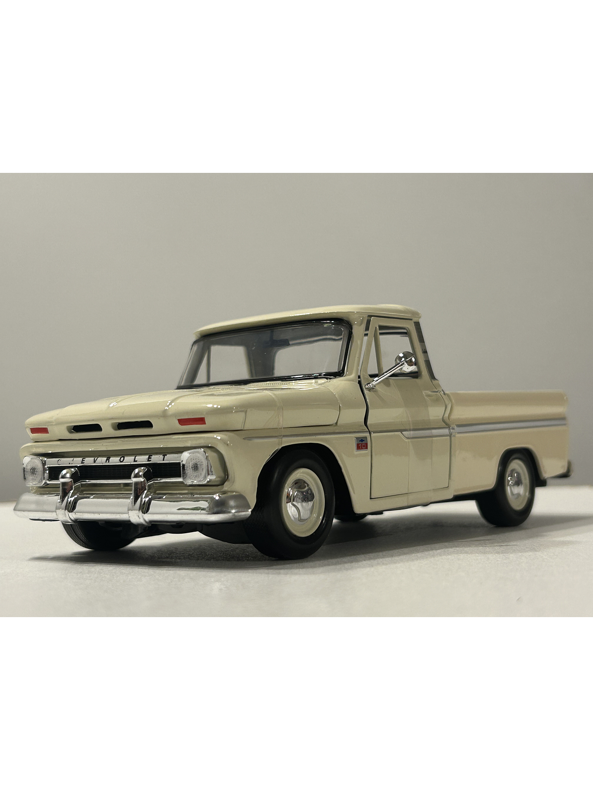 Motormax Chevrolet C10 Fleetside Pick-Up 1966, 1:24 – Clásico “C-10” primera generación | Ruta Nostalgia Chile 2