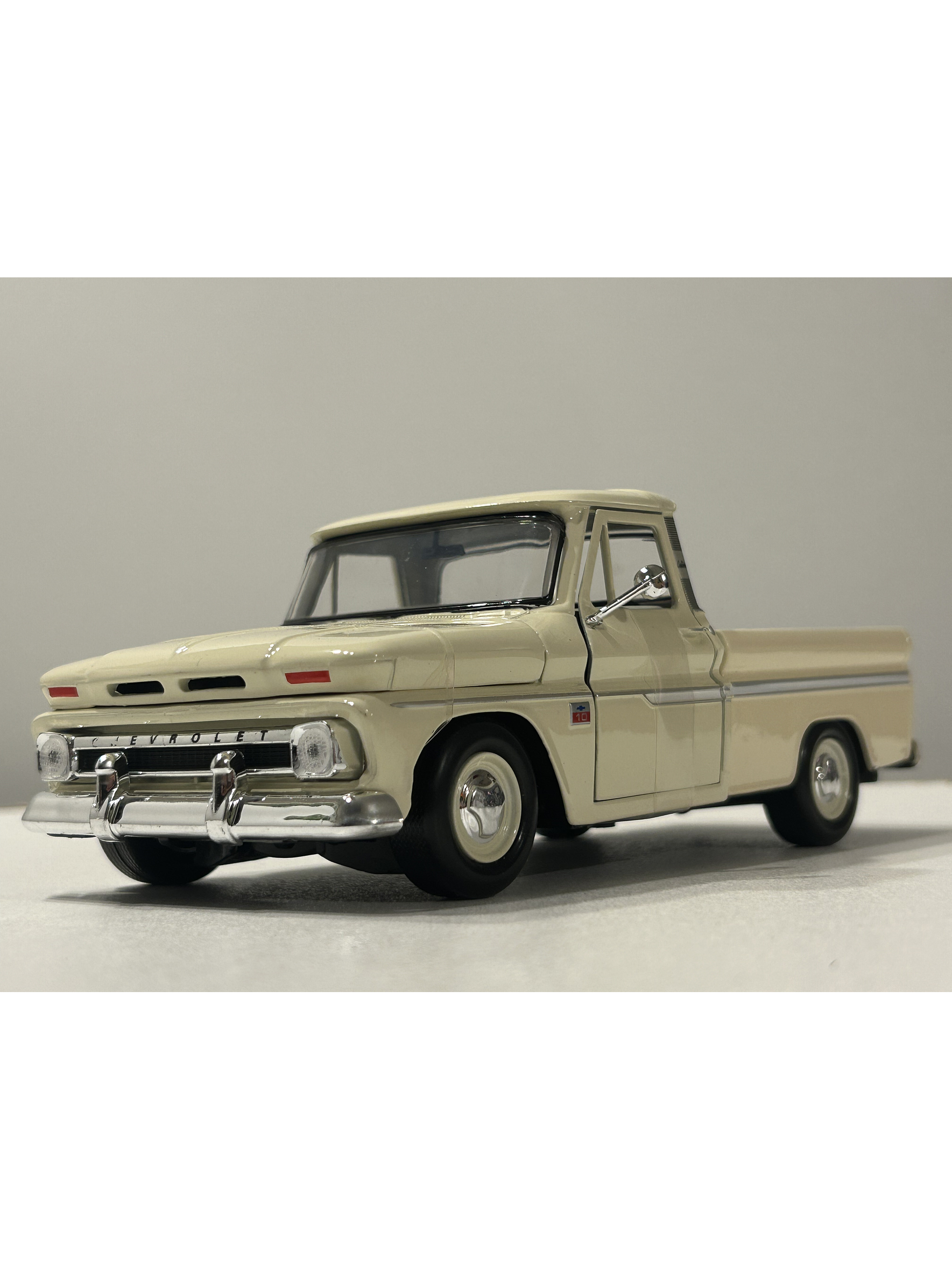 Motormax Chevrolet C10 Fleetside Pick-Up 1966, 1:24 – Clásico “C-10” primera generación | Ruta Nostalgia Chile 2