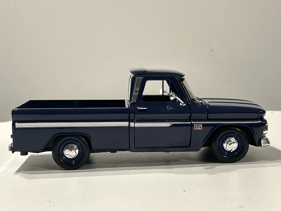 Camioneta Chevrolet C10 Fleetside Pick-Up | Motormax 1:24 22