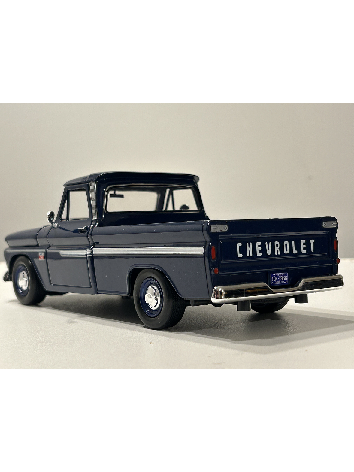 Motormax Chevrolet C10 Fleetside Pick-Up 1966, 1:24 – Clásico “C-10” primera generación | Ruta Nostalgia Chile 19