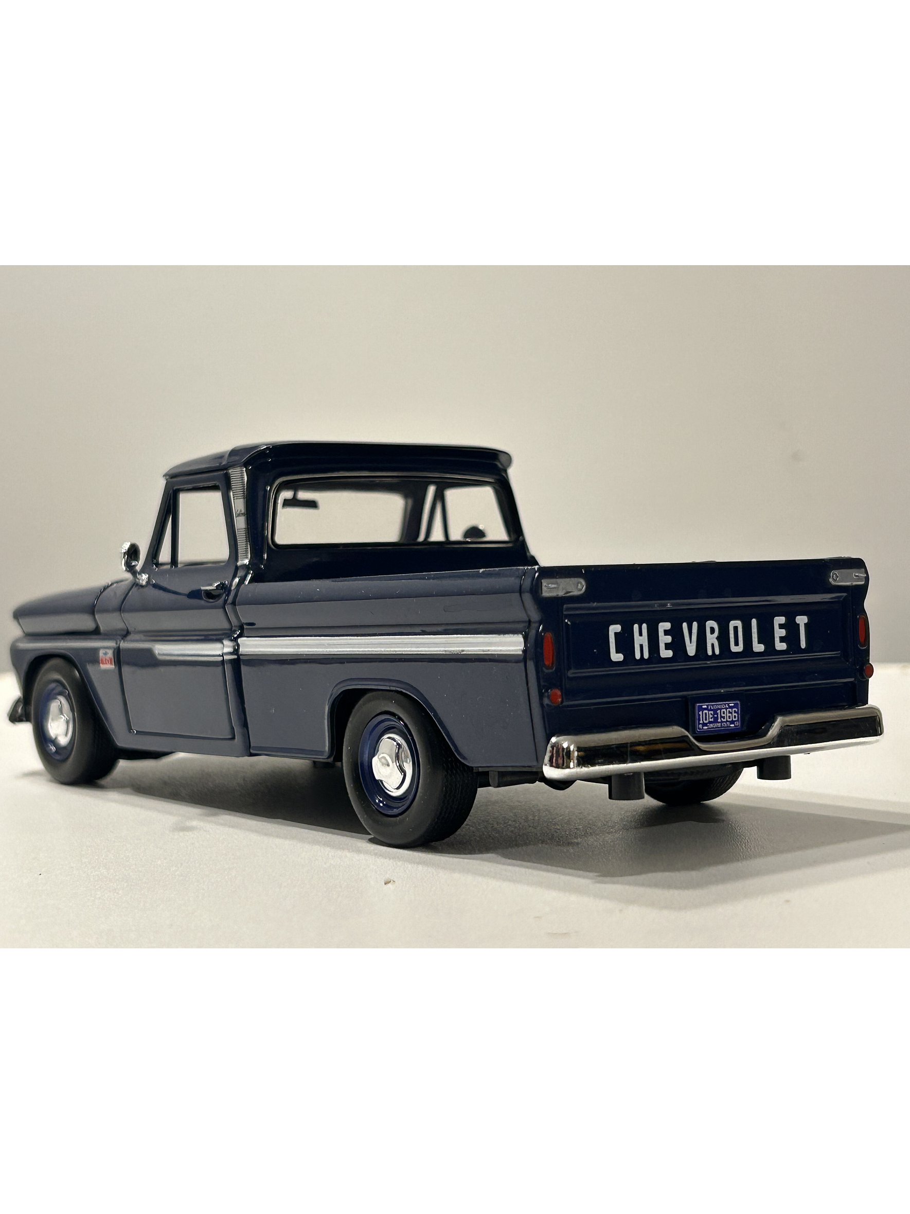 Motormax Chevrolet C10 Fleetside Pick-Up 1966, 1:24 – Clásico “C-10” primera generación | Ruta Nostalgia Chile 19