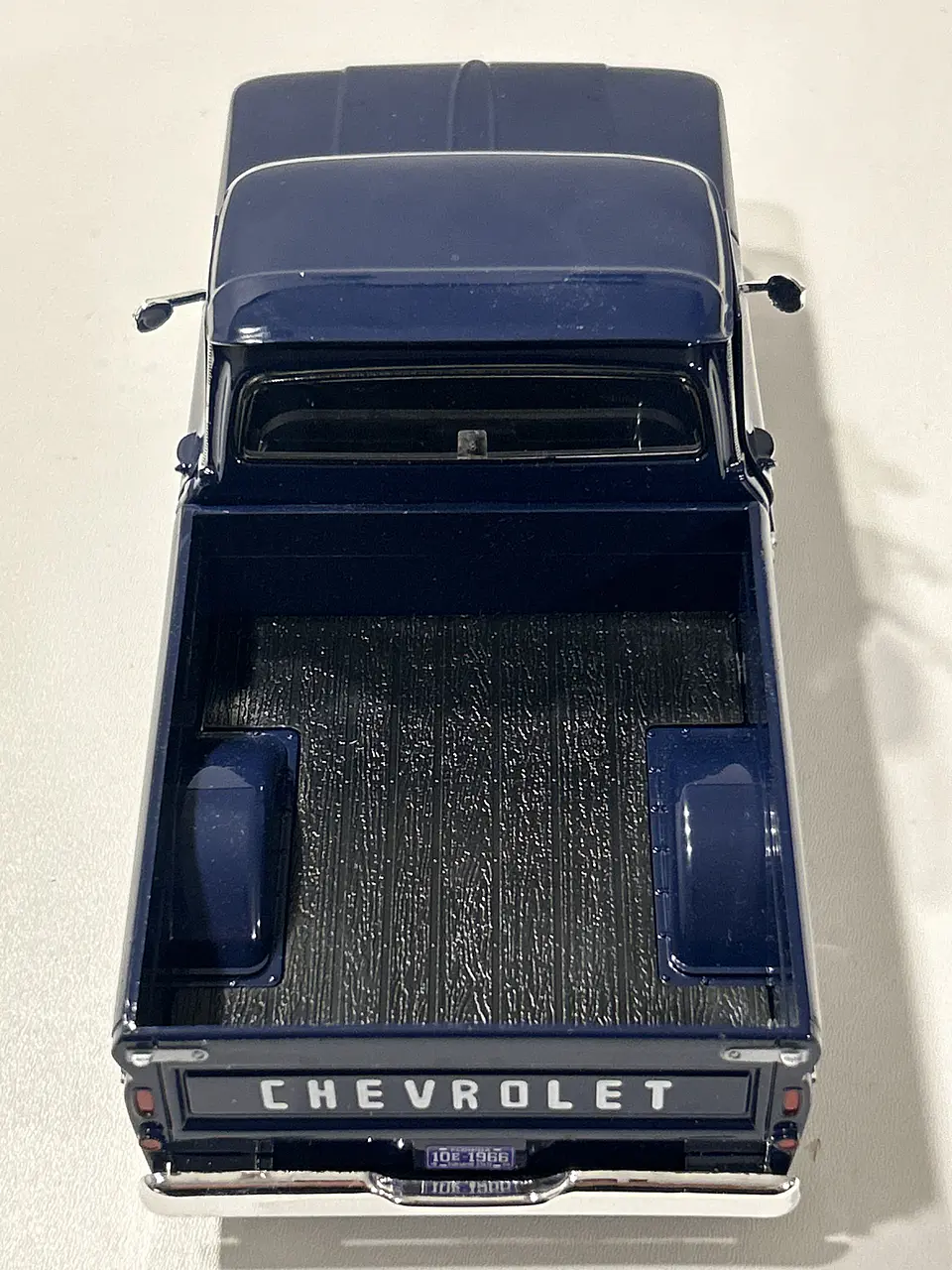 Camioneta Chevrolet C10 Fleetside Pick-Up | Motormax 1:24 20